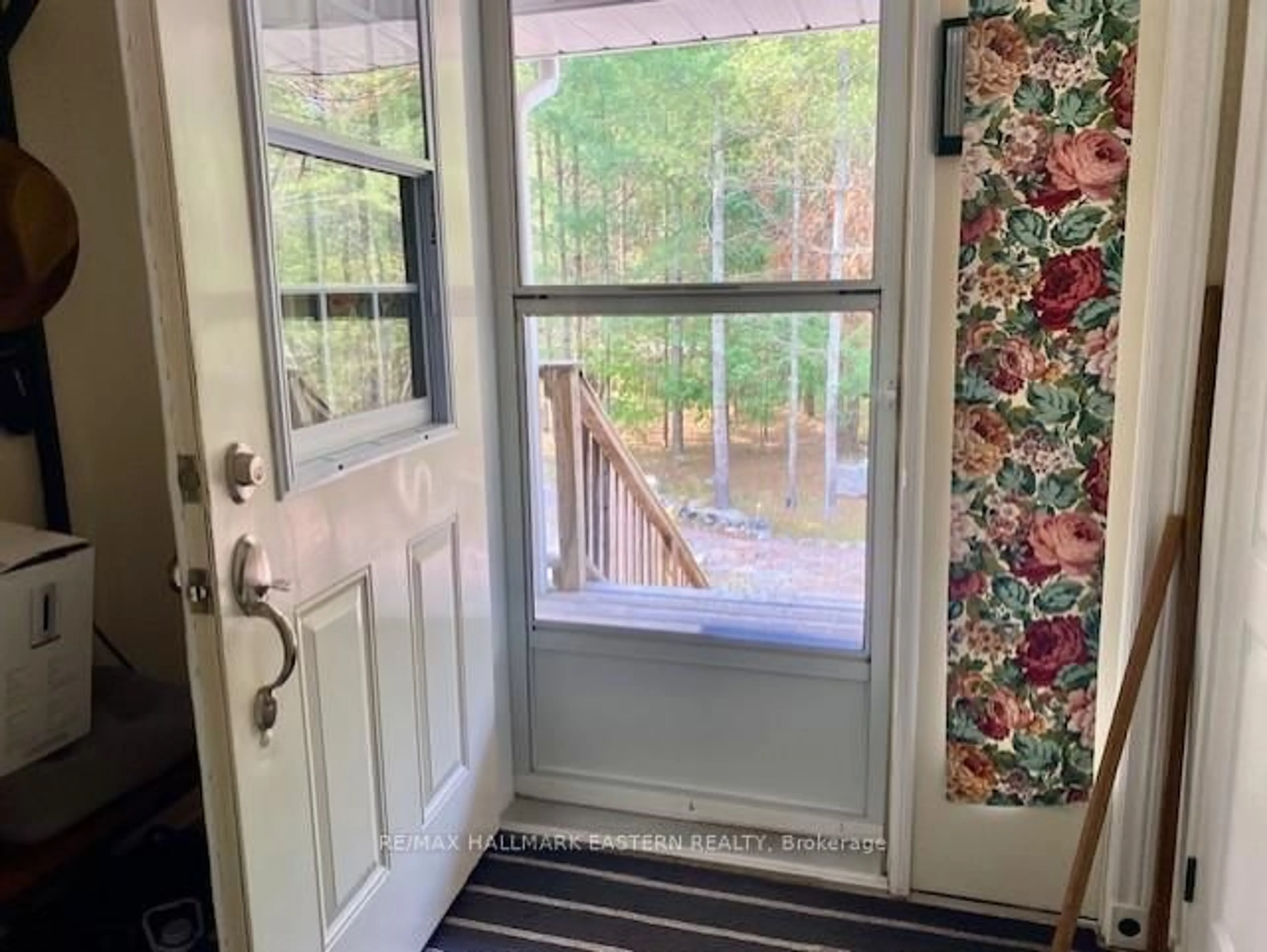 Indoor entryway for 39 Buckhorn Narrows Rd, Trent Lakes Ontario K0L 1J0