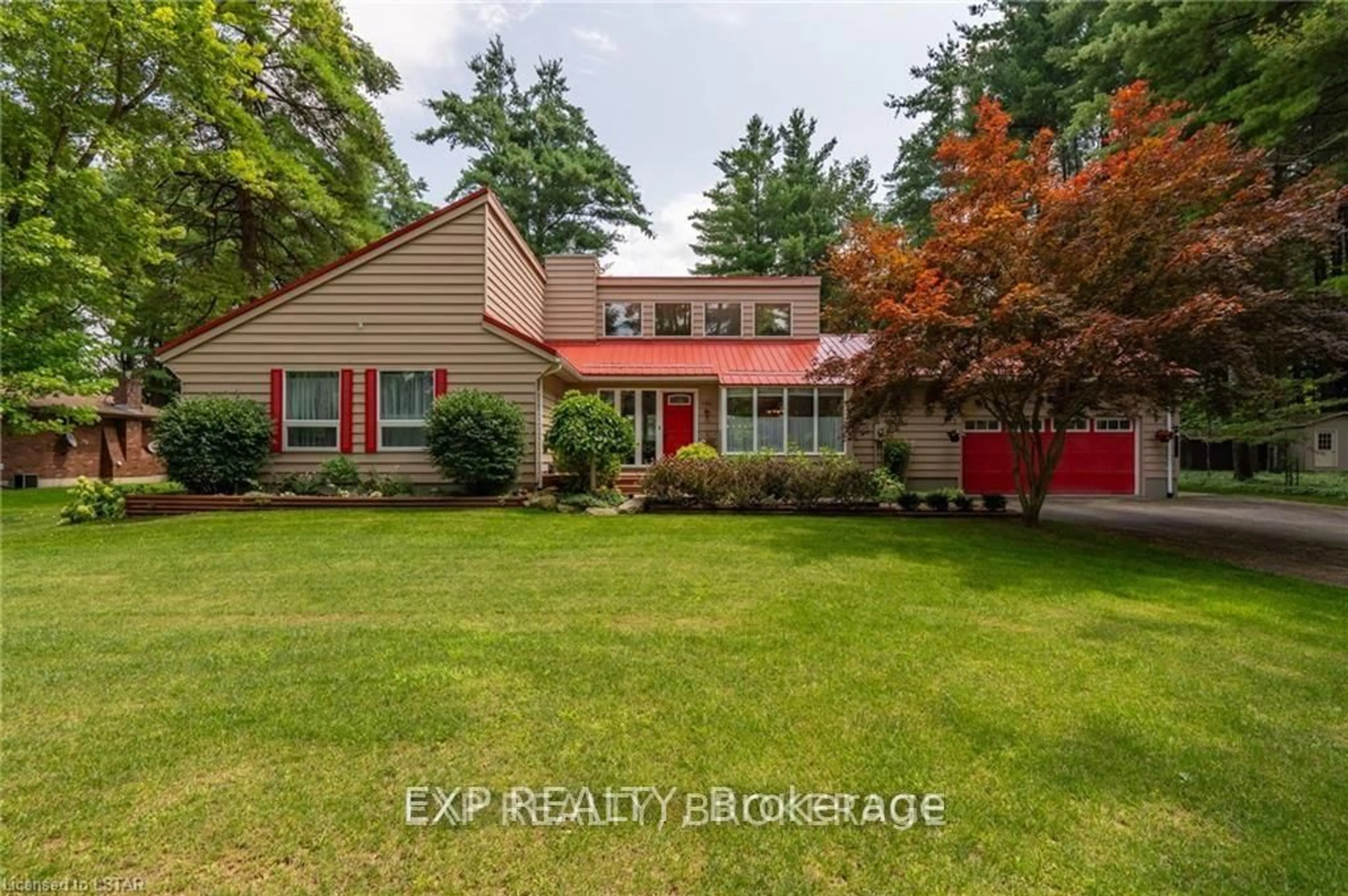 A pic from outside/outdoor area/front of a property/back of a property/a pic from drone, street for 9680 Plank Rd, Bayham Ontario N0J 1H0