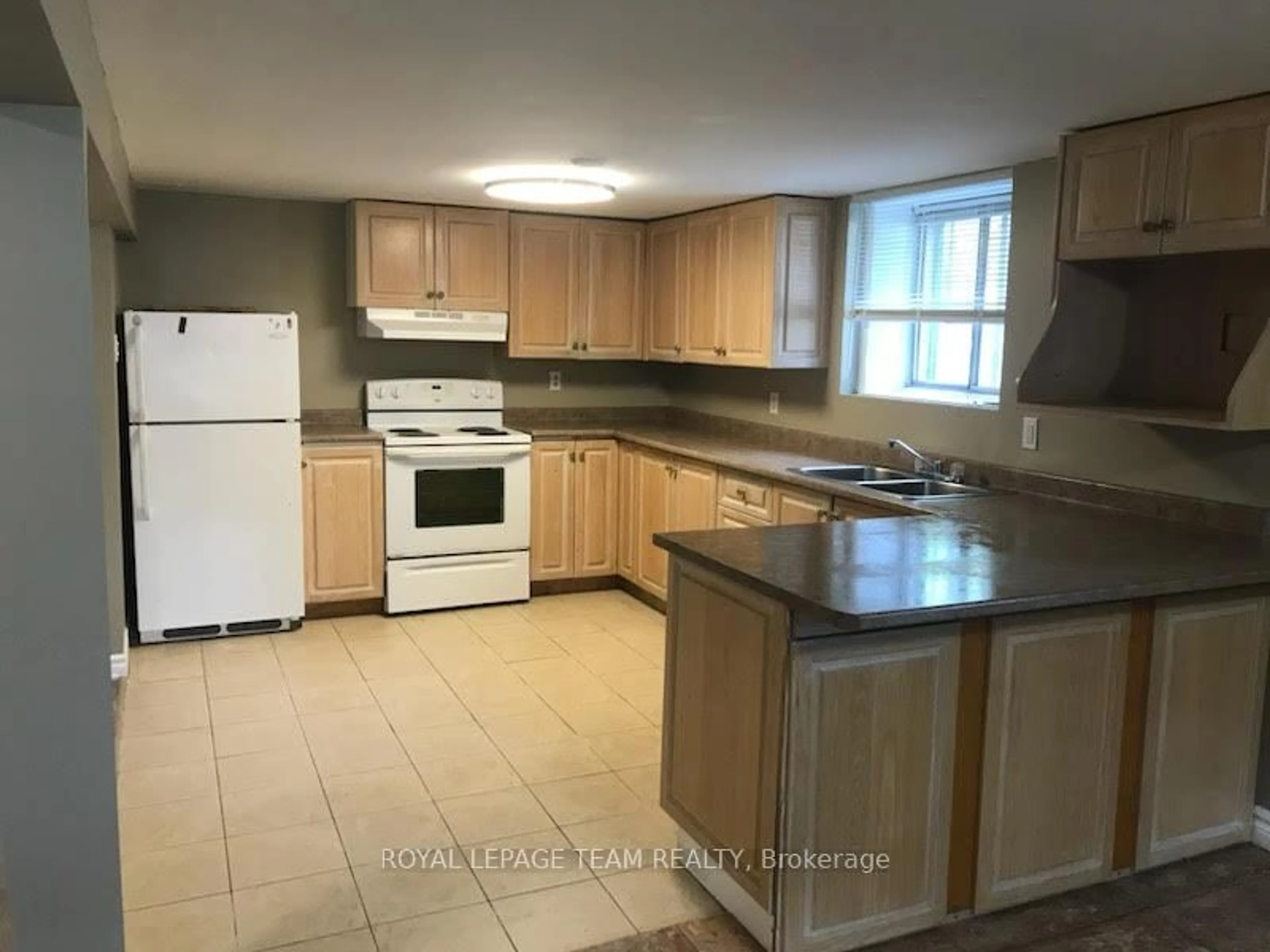 Standard kitchen, unknown for 196 & 198 Ivy Cres, Ottawa Ontario K1M 1X8