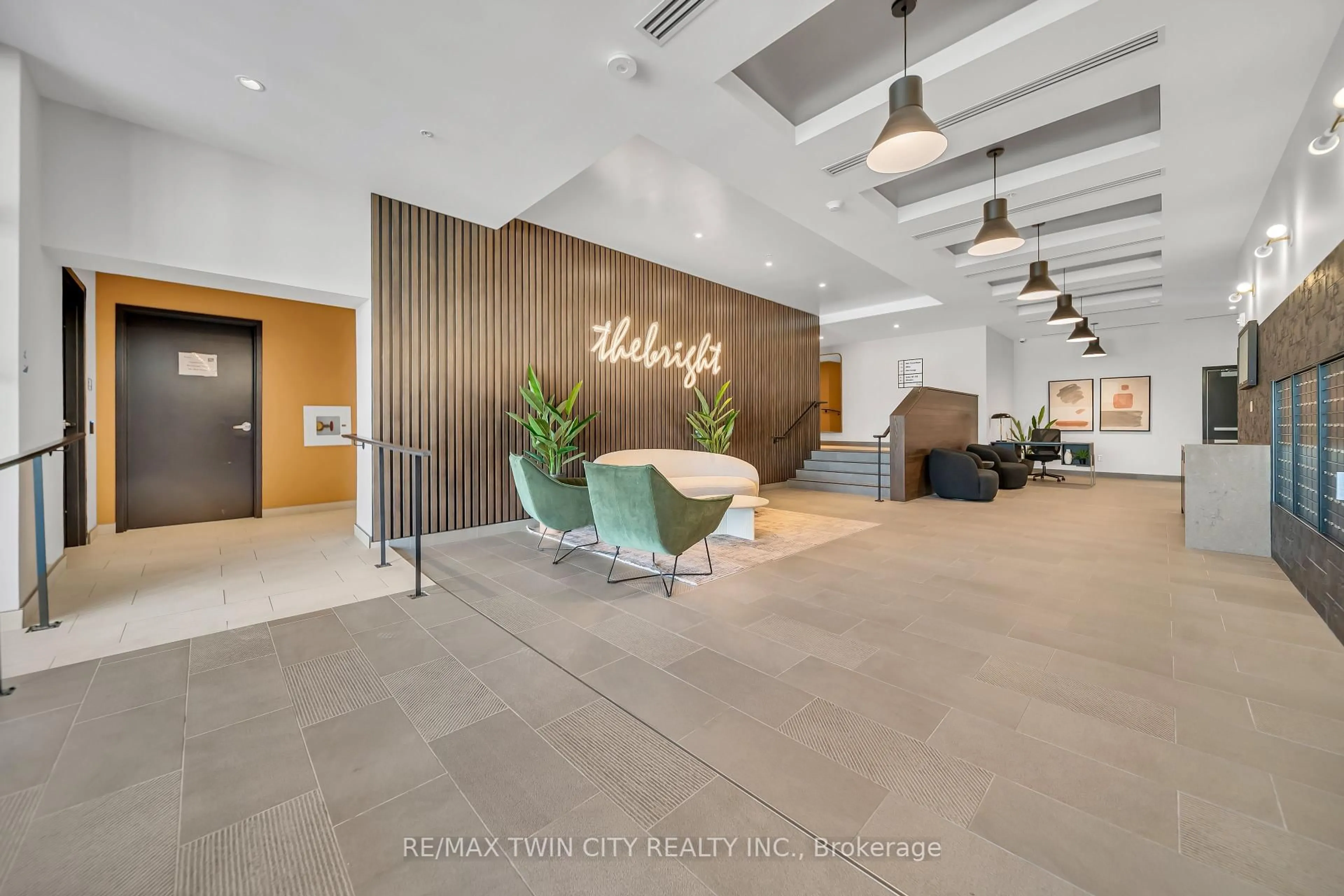 Lobby for 741 King St #906, Kitchener Ontario N2G 1E5