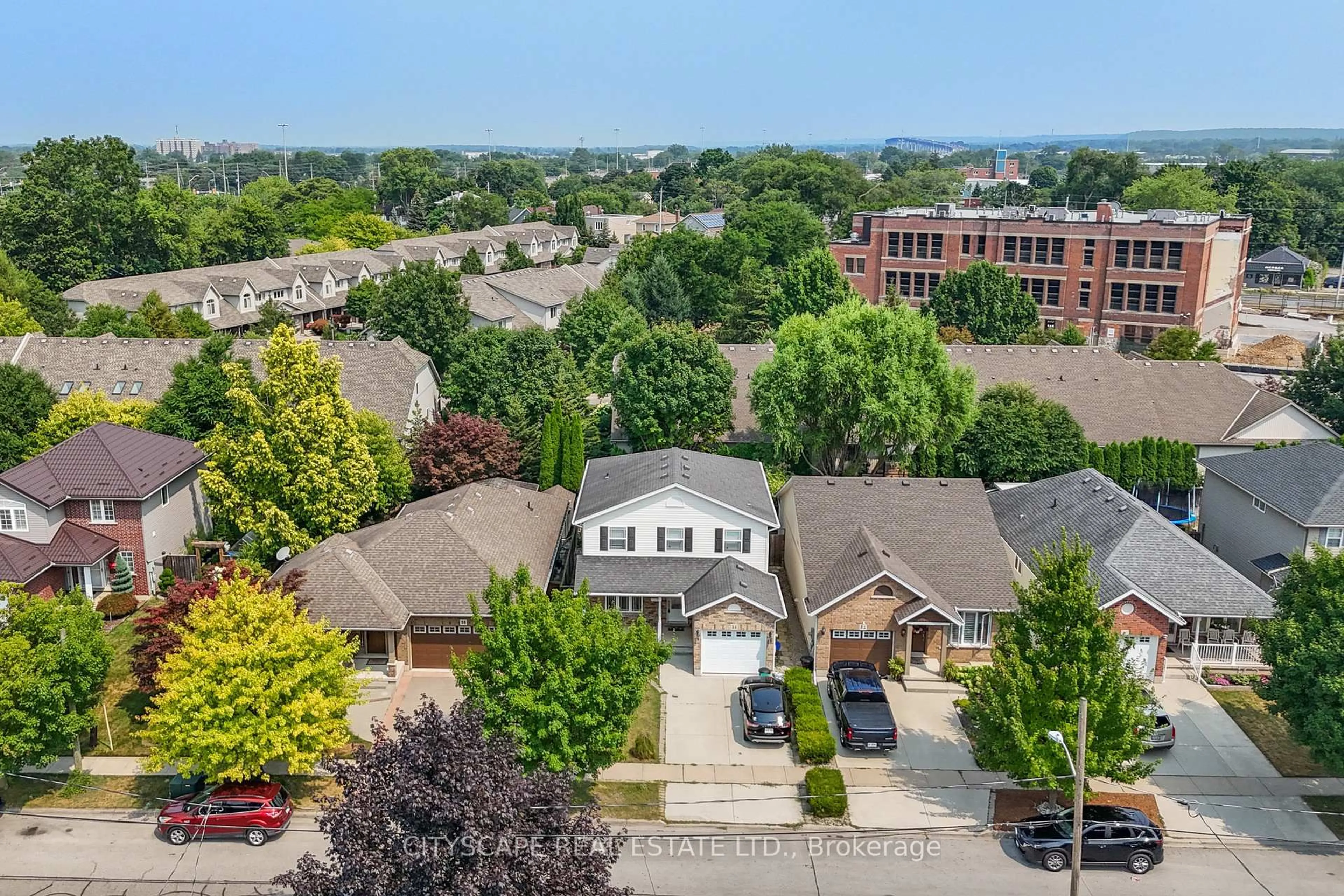 A pic from outside/outdoor area/front of a property/back of a property/a pic from drone, city buildings view from balcony for 34 Fitzgerald St, St. Catharines Ontario L2R 0A4