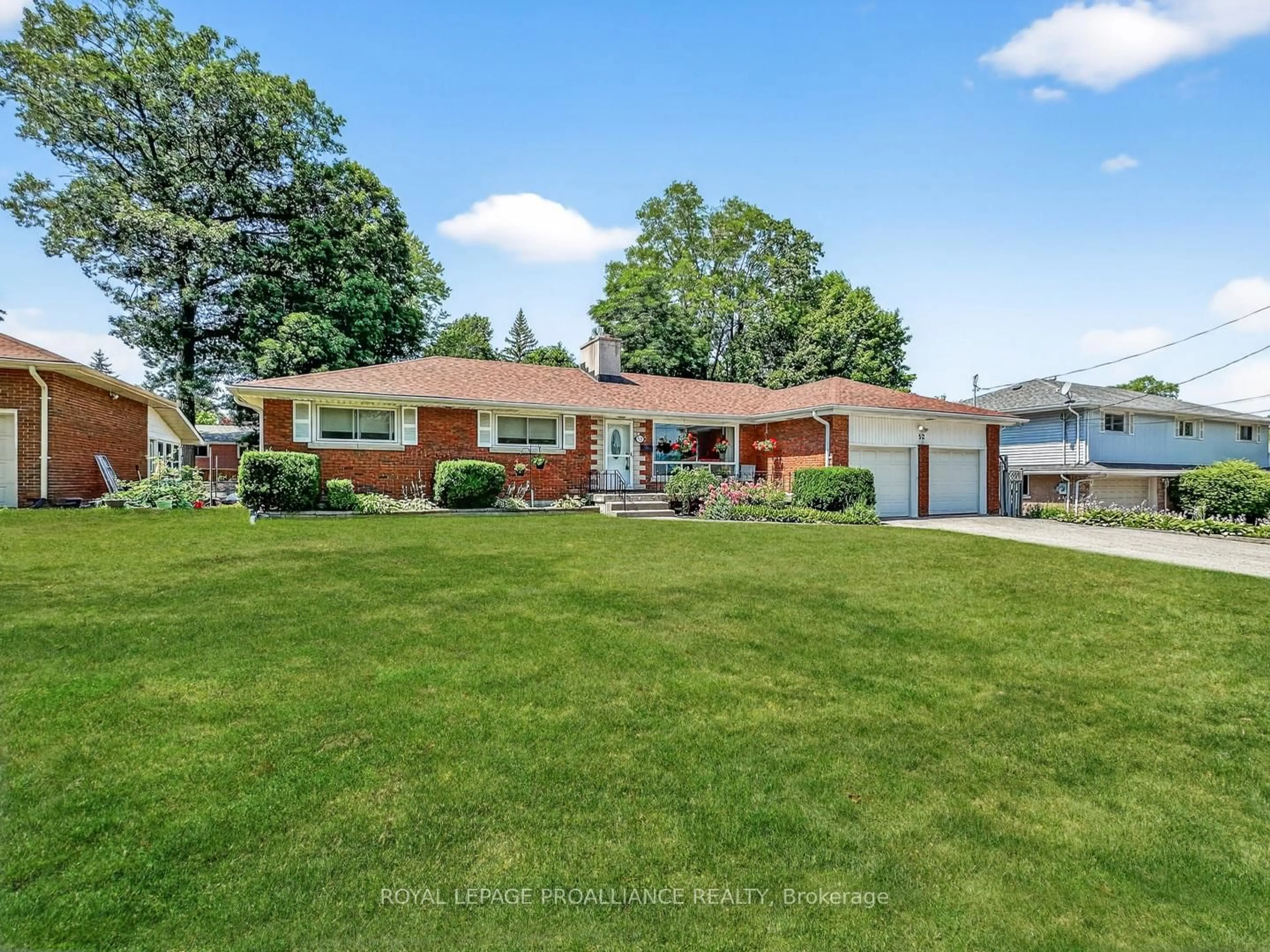 A pic from outside/outdoor area/front of a property/back of a property/a pic from drone, water/lake/river/ocean view for 52 Stanley Park Dr, Belleville Ontario K8N 4N2