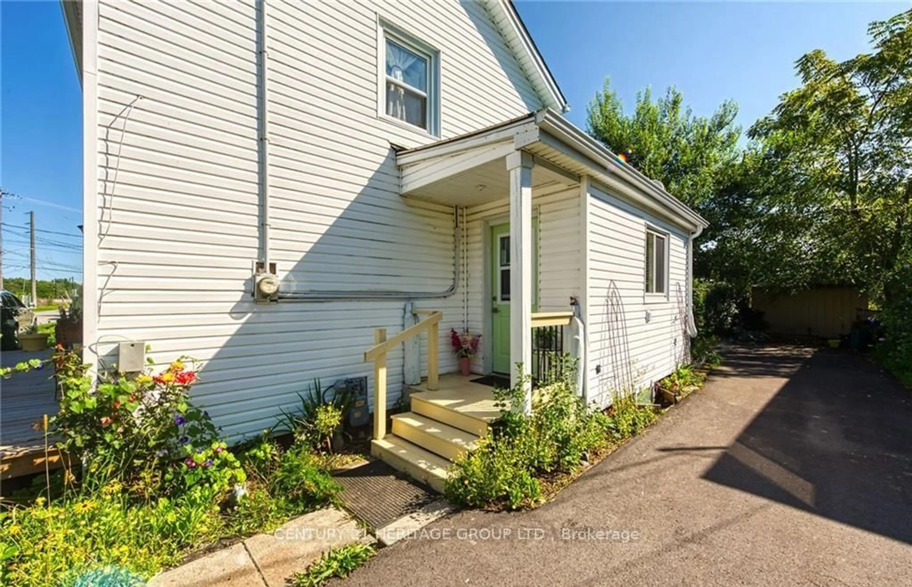 Unknown for 35 Canal Bank Rd, Port Colborne Ontario L3K 2M6