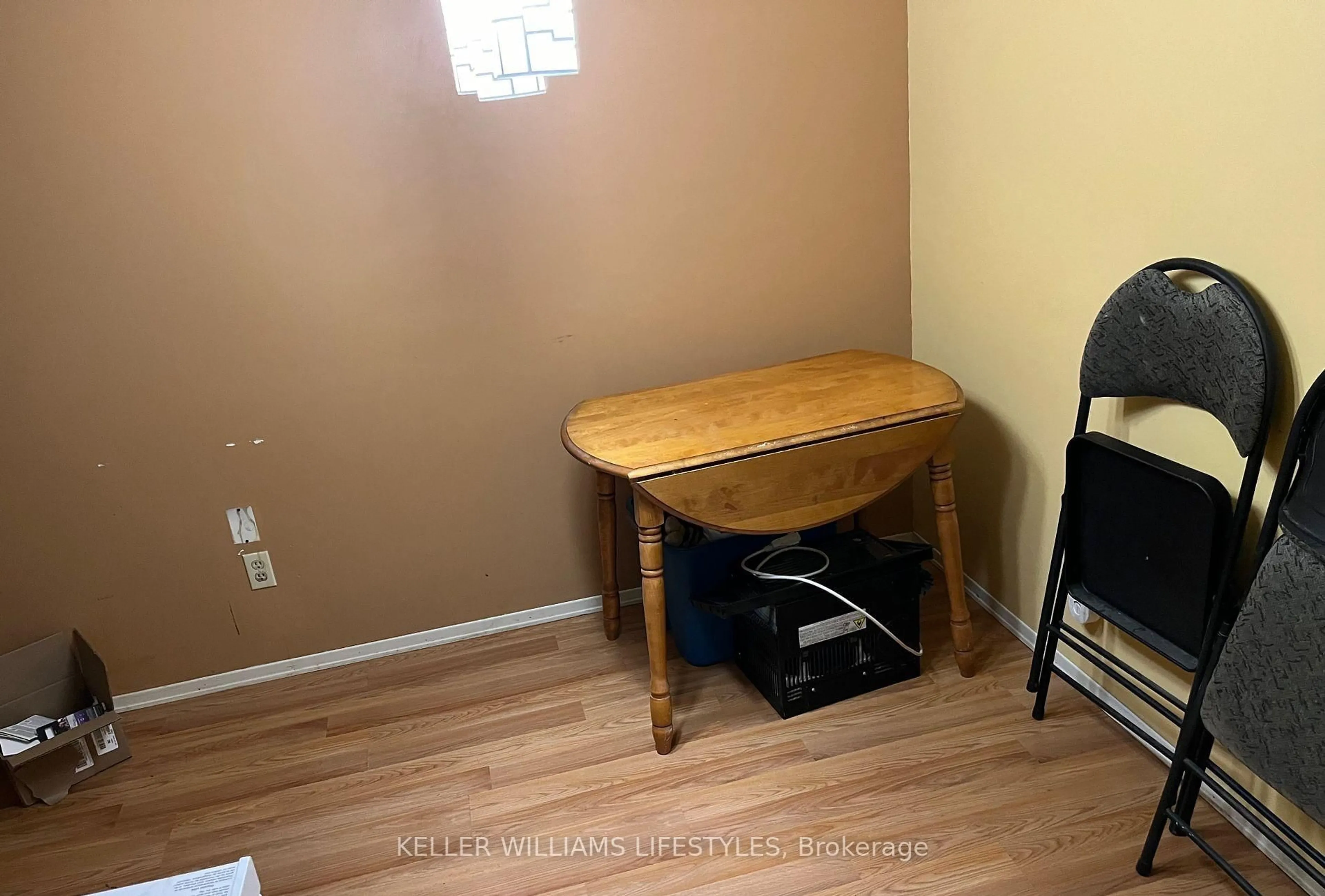 A pic of a room for 2228 Trafalgar St #120, London East Ontario N5V 4J8