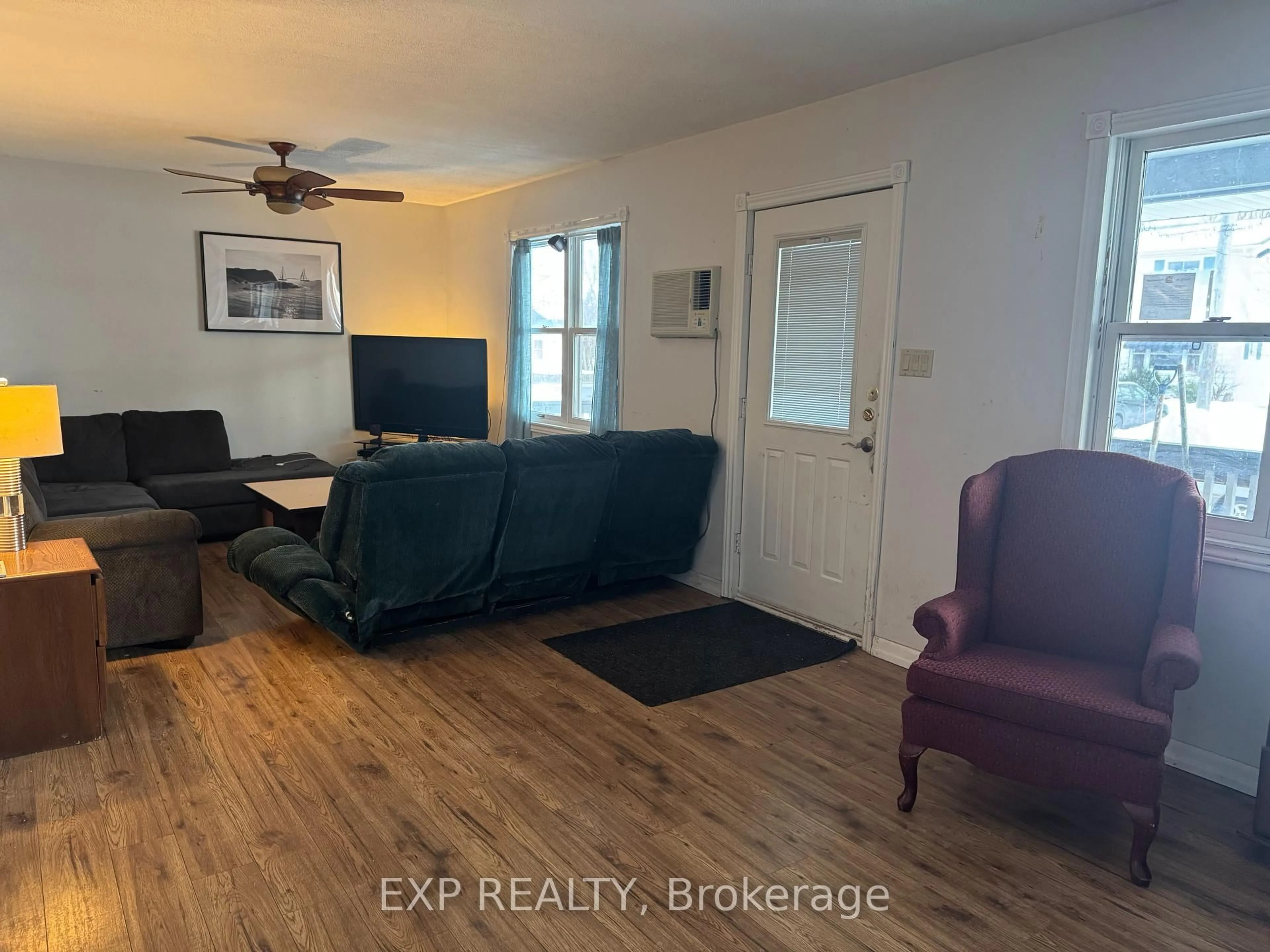 Living room with furniture, unknown for 612 Romaine St, Peterborough Central Ontario K9J 2E4