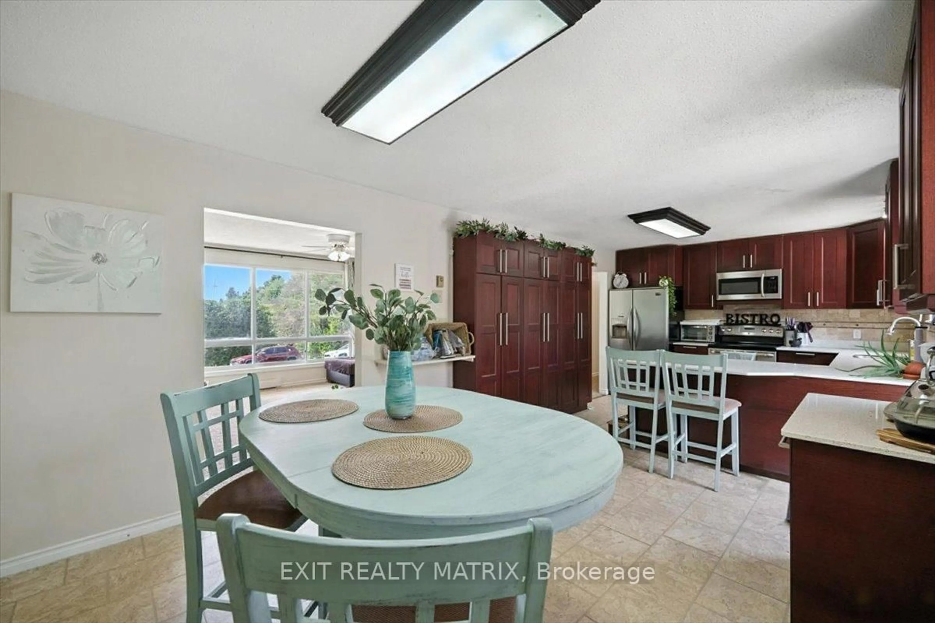 Open concept kitchen, ceramic/tile floor for 3333 WHITE SPRUCE St, Osgoode Ontario K0A 2W0