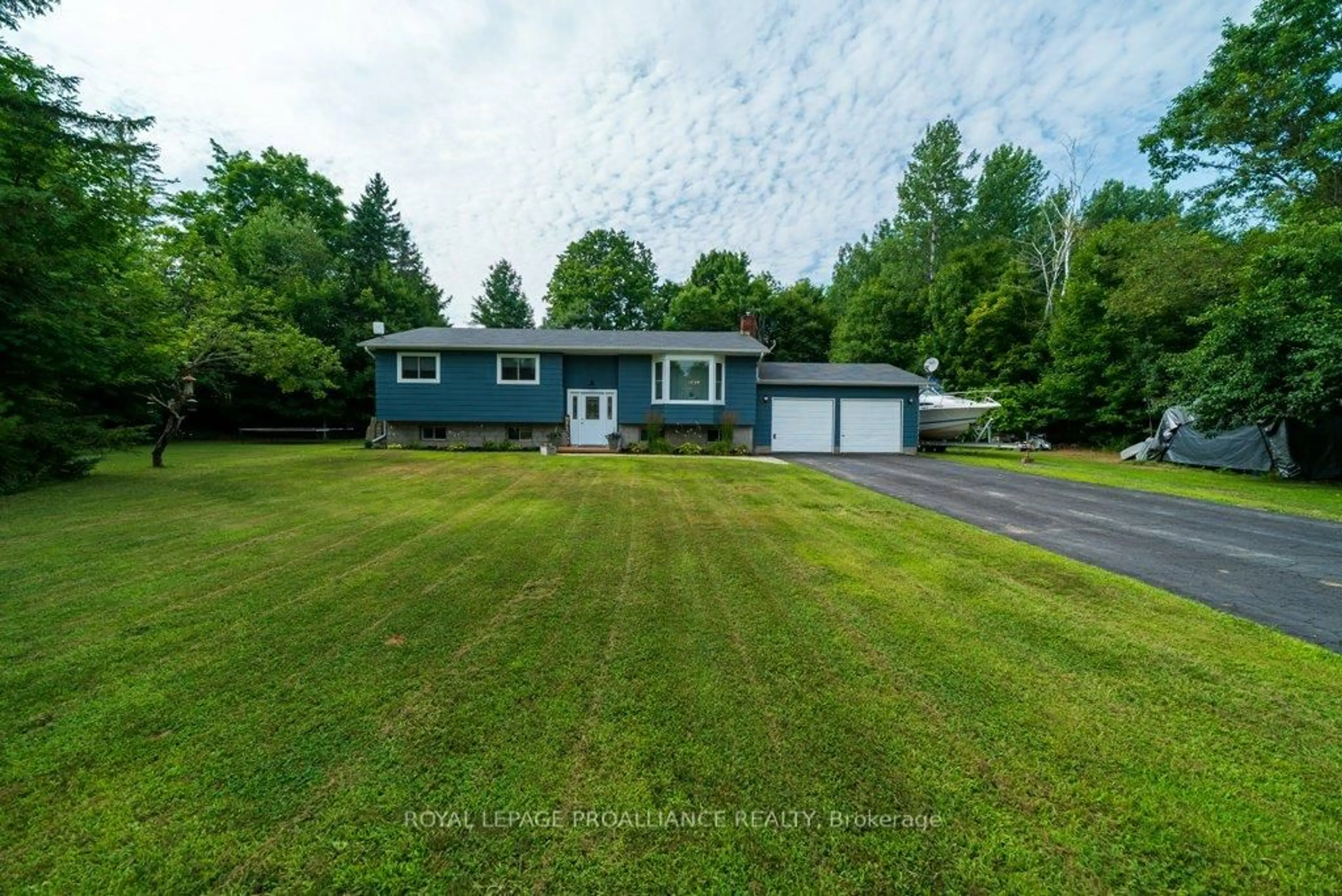 A pic from outside/outdoor area/front of a property/back of a property/a pic from drone, unknown for 47 Denison Dr, Addington Highlands Ontario K0H 2G0