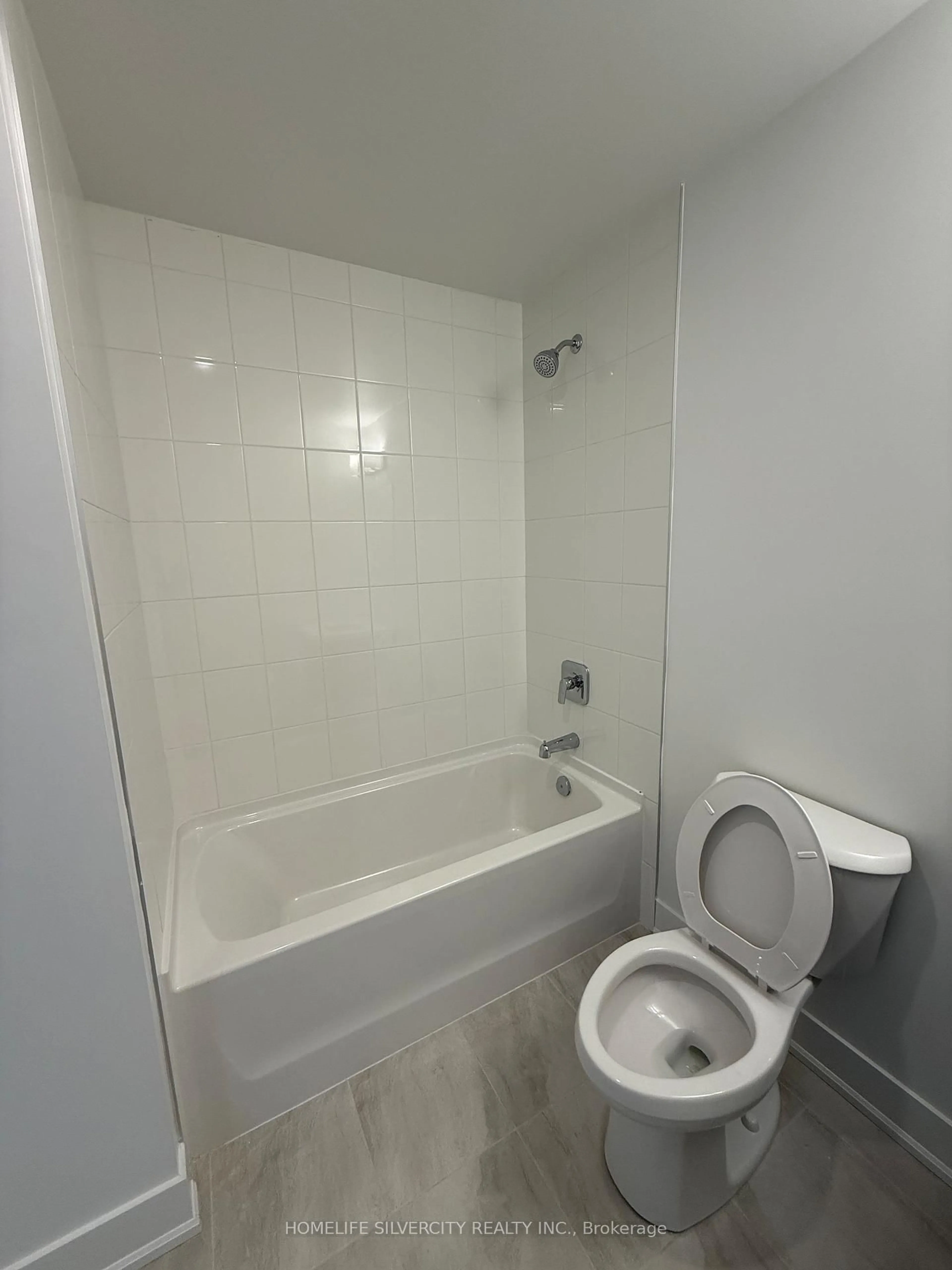 Standard bathroom, unknown for 575 conklin Rd #828, Brantford Ontario N3T 0Y2