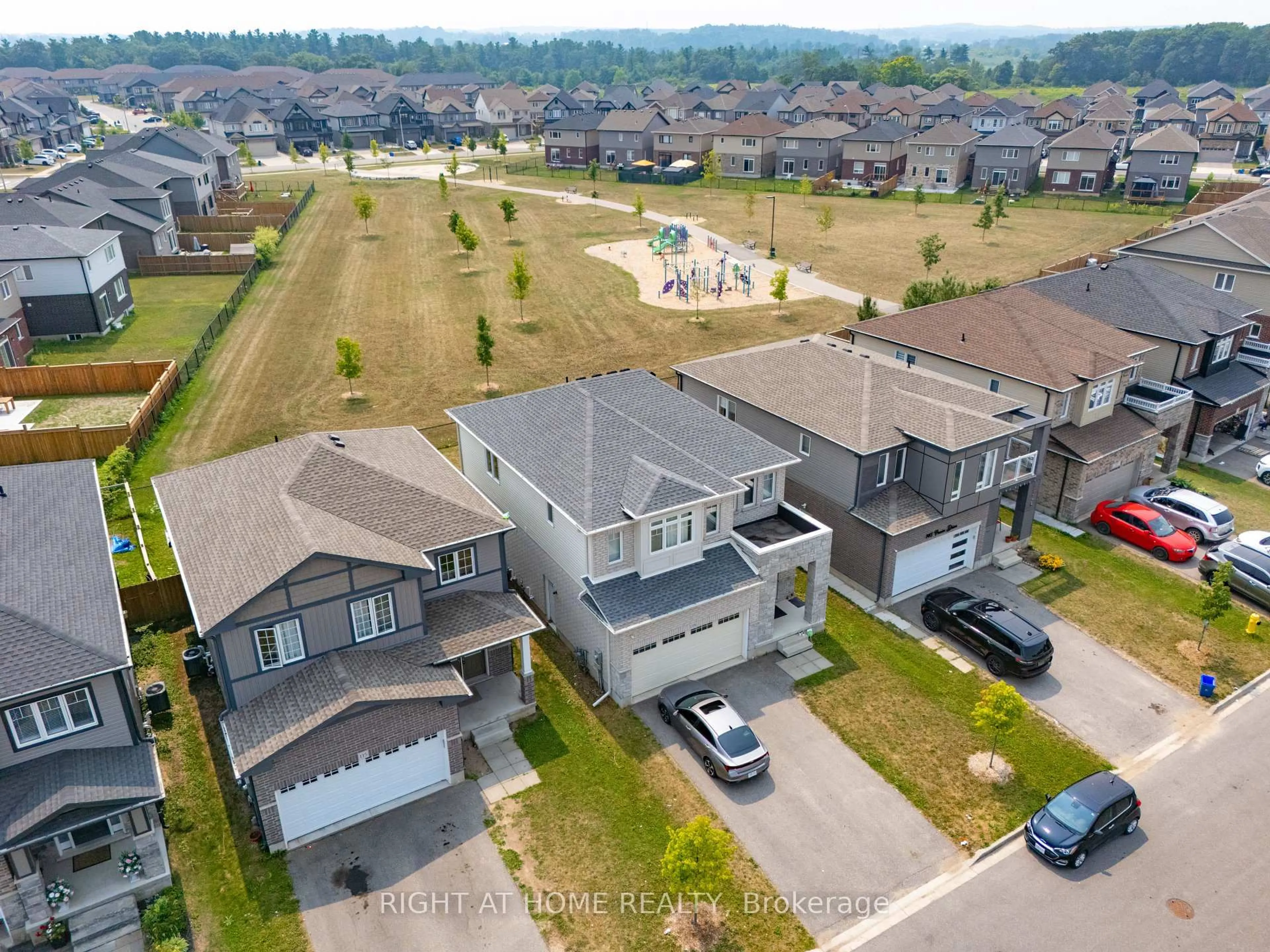 A pic from outside/outdoor area/front of a property/back of a property/a pic from drone, street for 139 FREURE Dr, Cambridge Ontario N1S 0A2