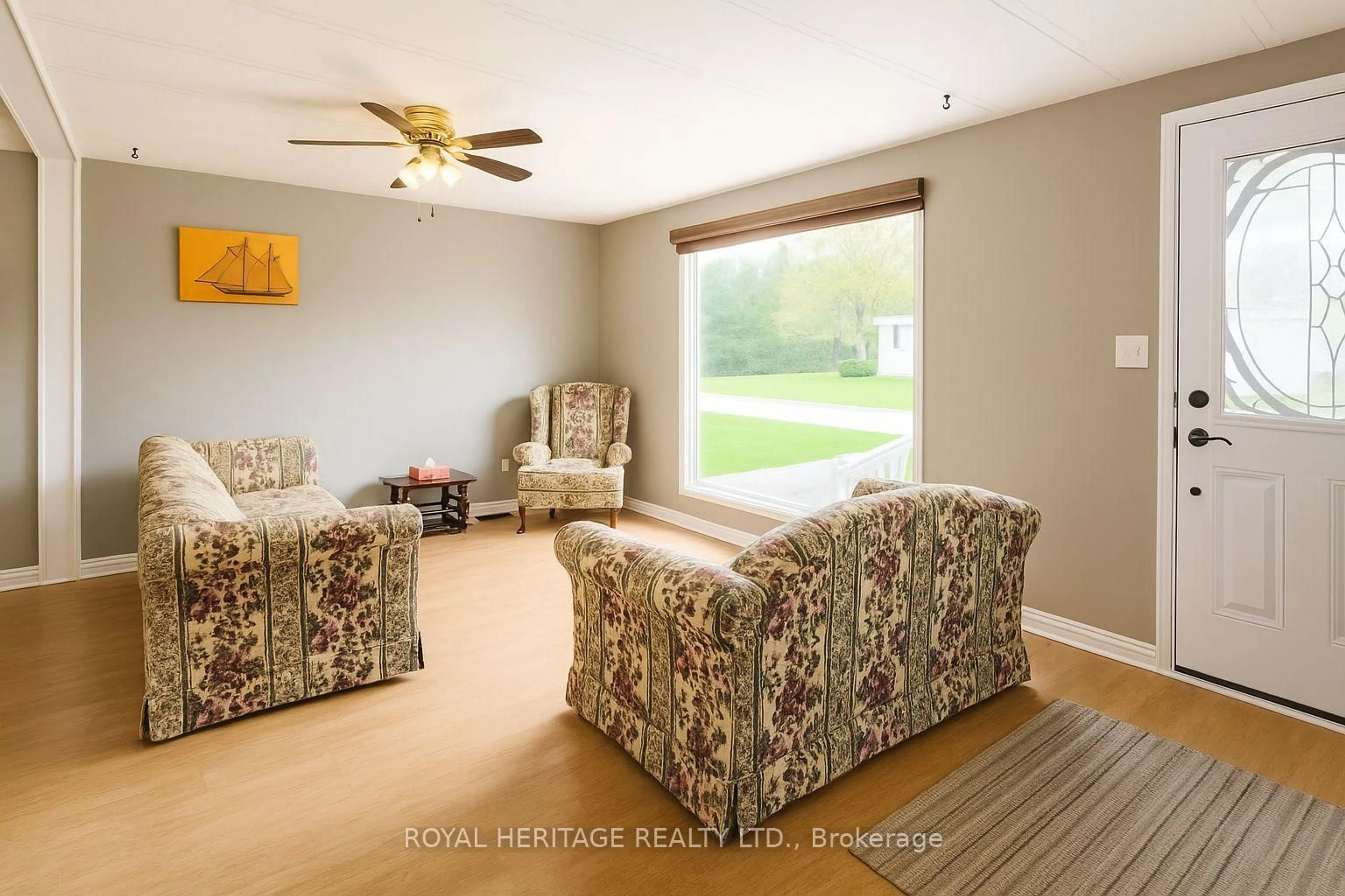 Living room with furniture, unknown for 19 Park St, Kawartha Lakes Ontario K9V 4R1