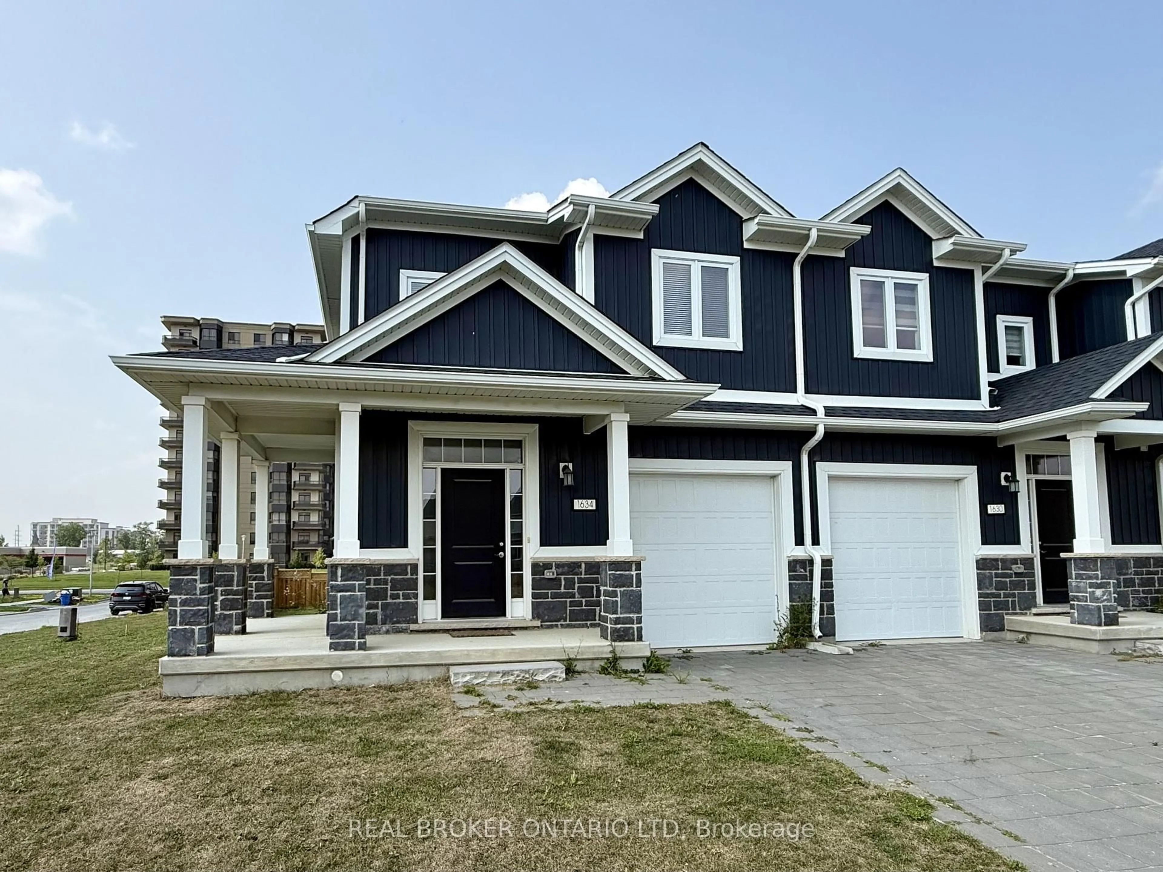 Home with vinyl exterior material, street for 1634 Noah Bend, London North Ontario N3B 2Z1