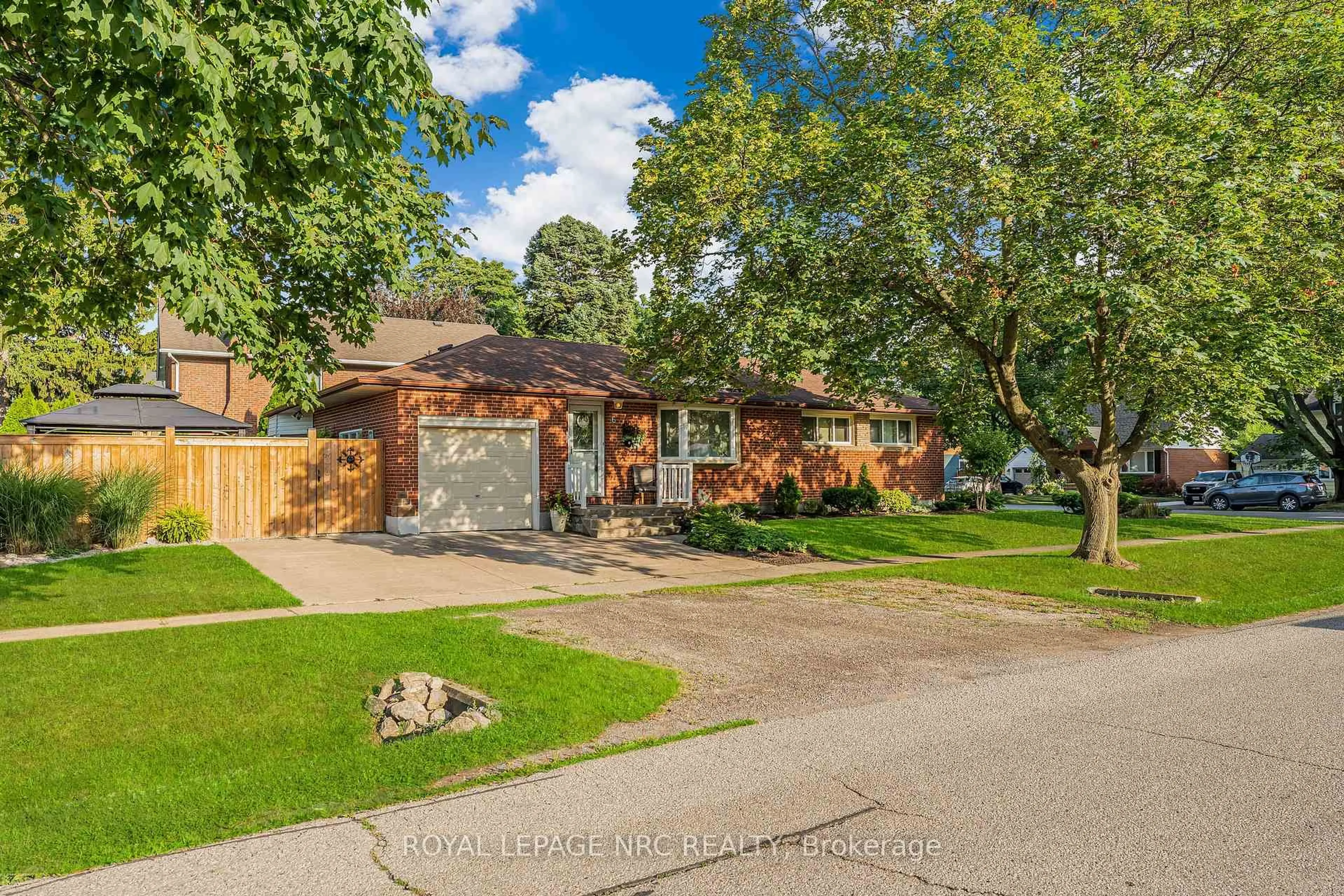 Home with brick exterior material, street for 6 Maplewood Dr, St. Catharines Ontario L2M 3P1