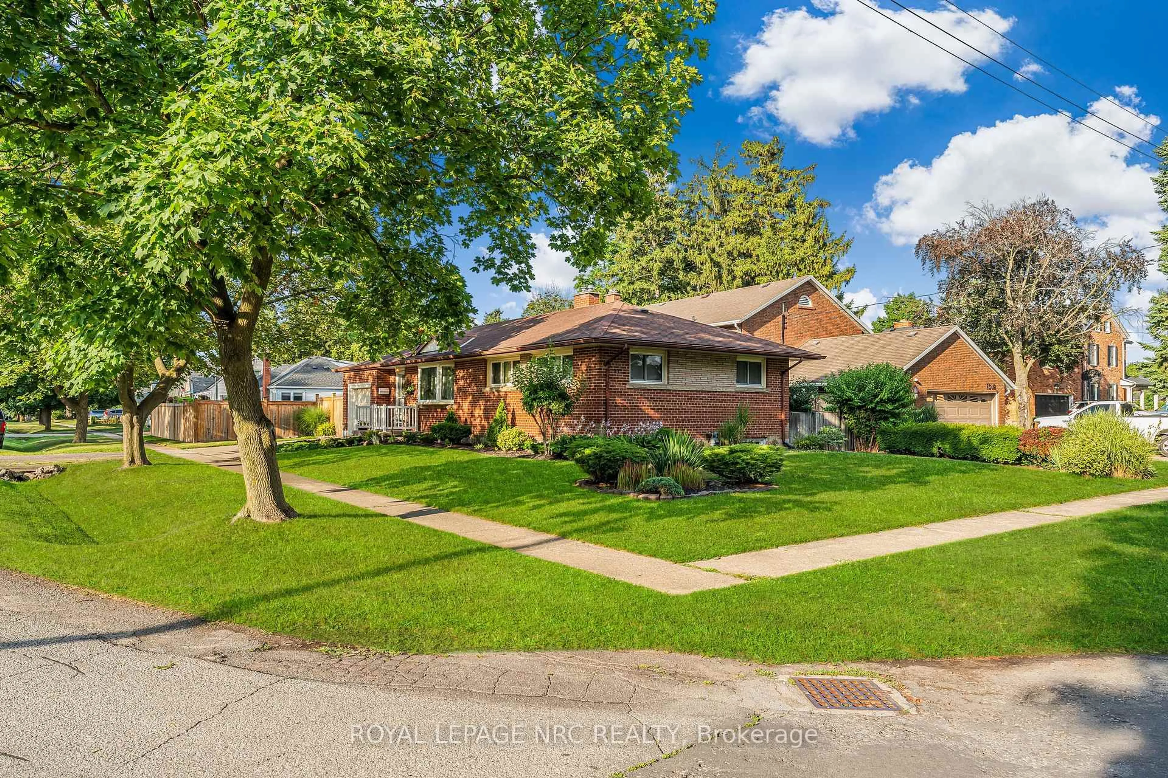 Unknown for 6 Maplewood Dr, St. Catharines Ontario L2M 3P1