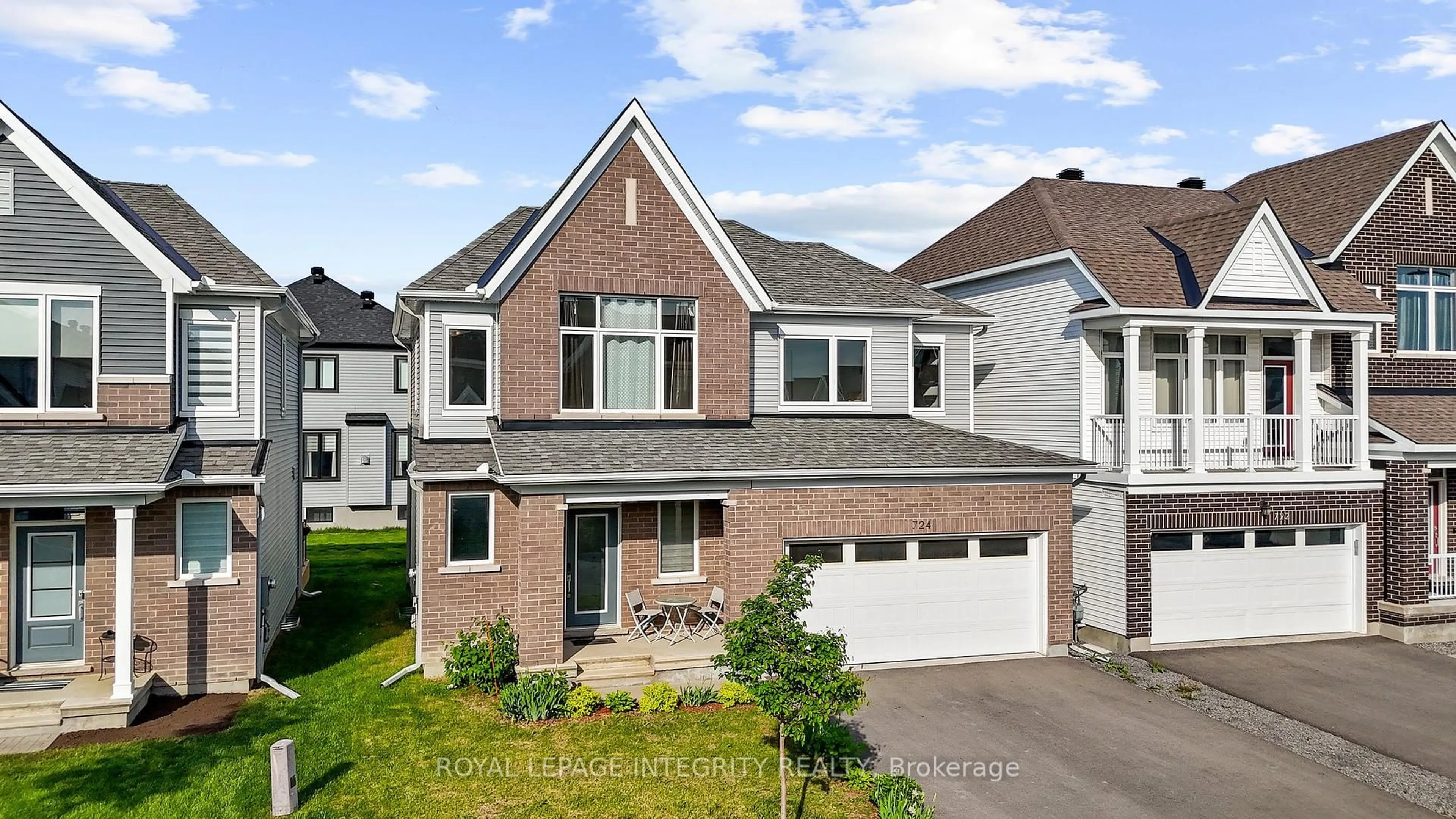 Home with brick exterior material, street for 724 Vennecy Terr, Ottawa Ontario K1W 0N3