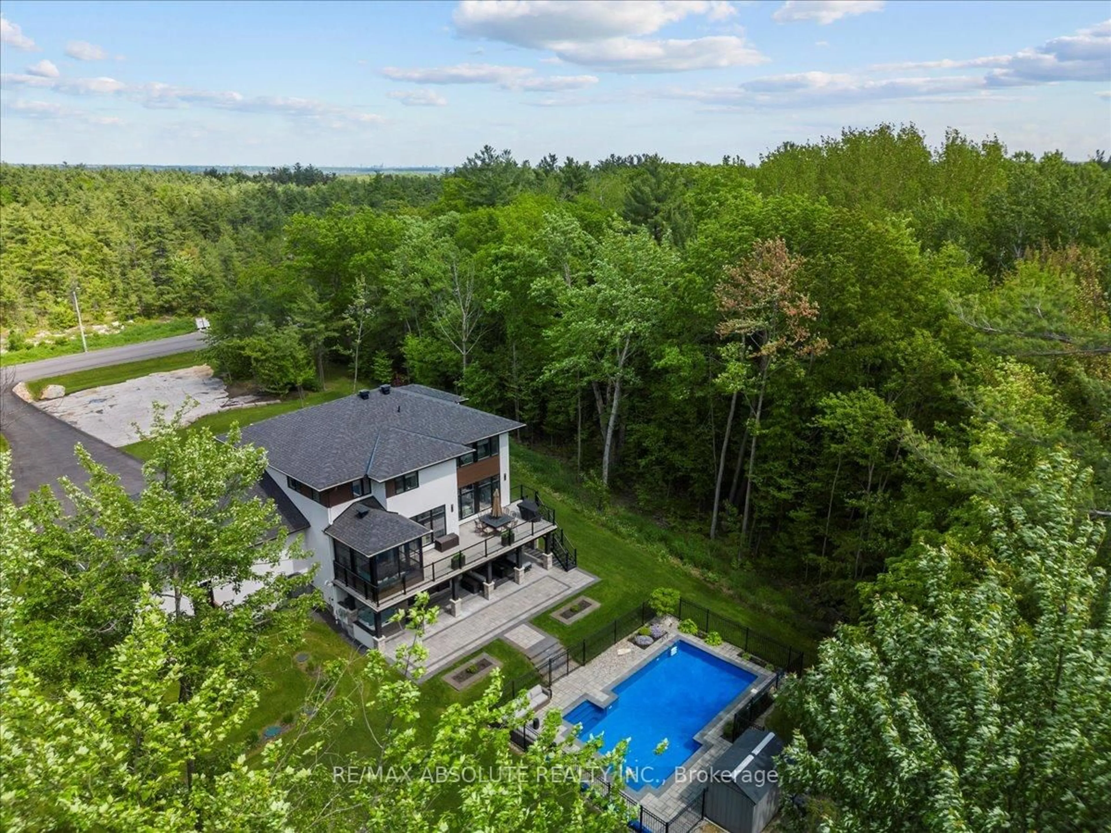 A pic from outside/outdoor area/front of a property/back of a property/a pic from drone, water/lake/river/ocean view for 144 Derbeyshire St, Ottawa Ontario K2W 0E7