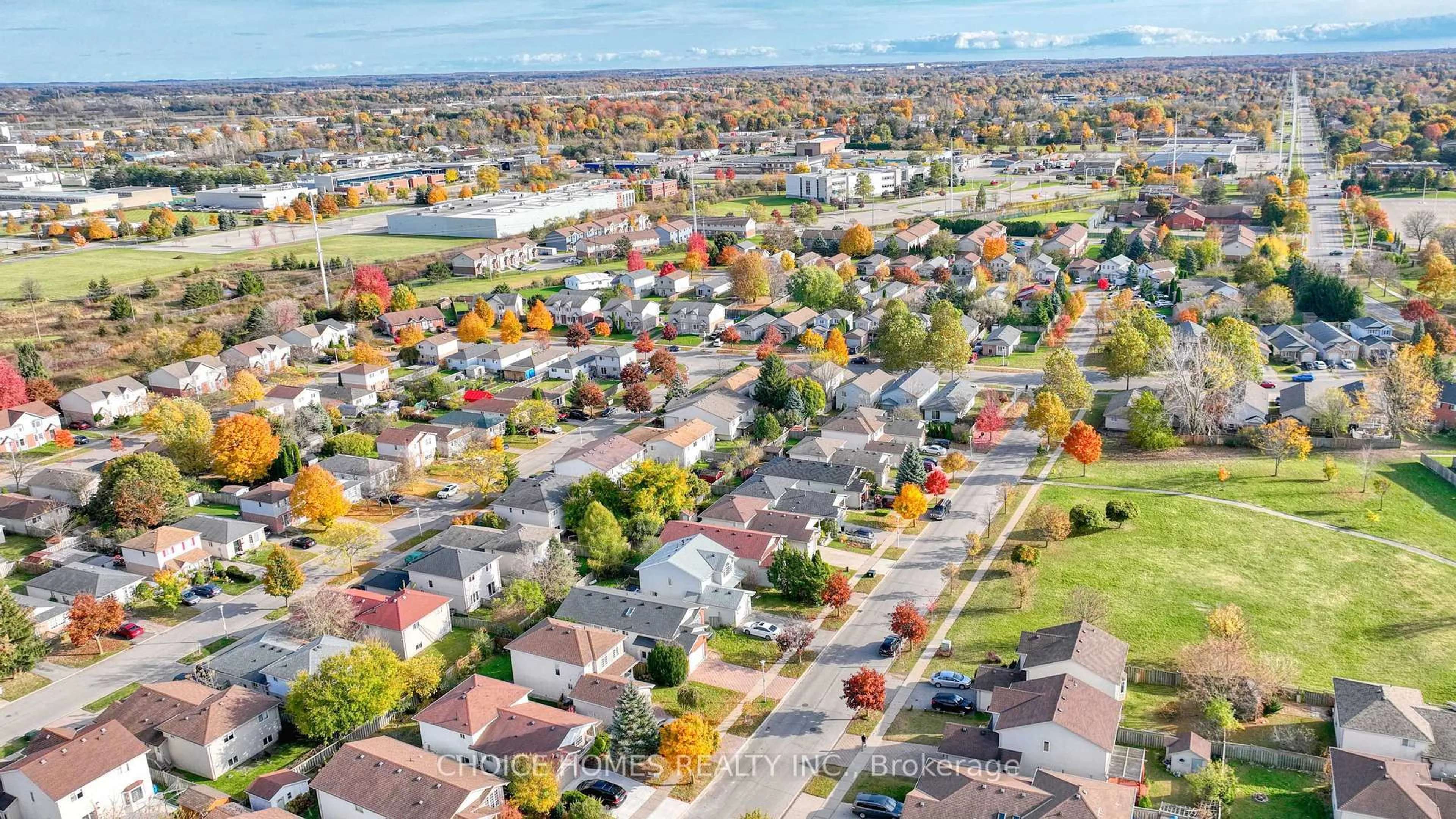 A pic from outside/outdoor area/front of a property/back of a property/a pic from drone, street for 223 Fleming Dr, London East Ontario N5V 5C7