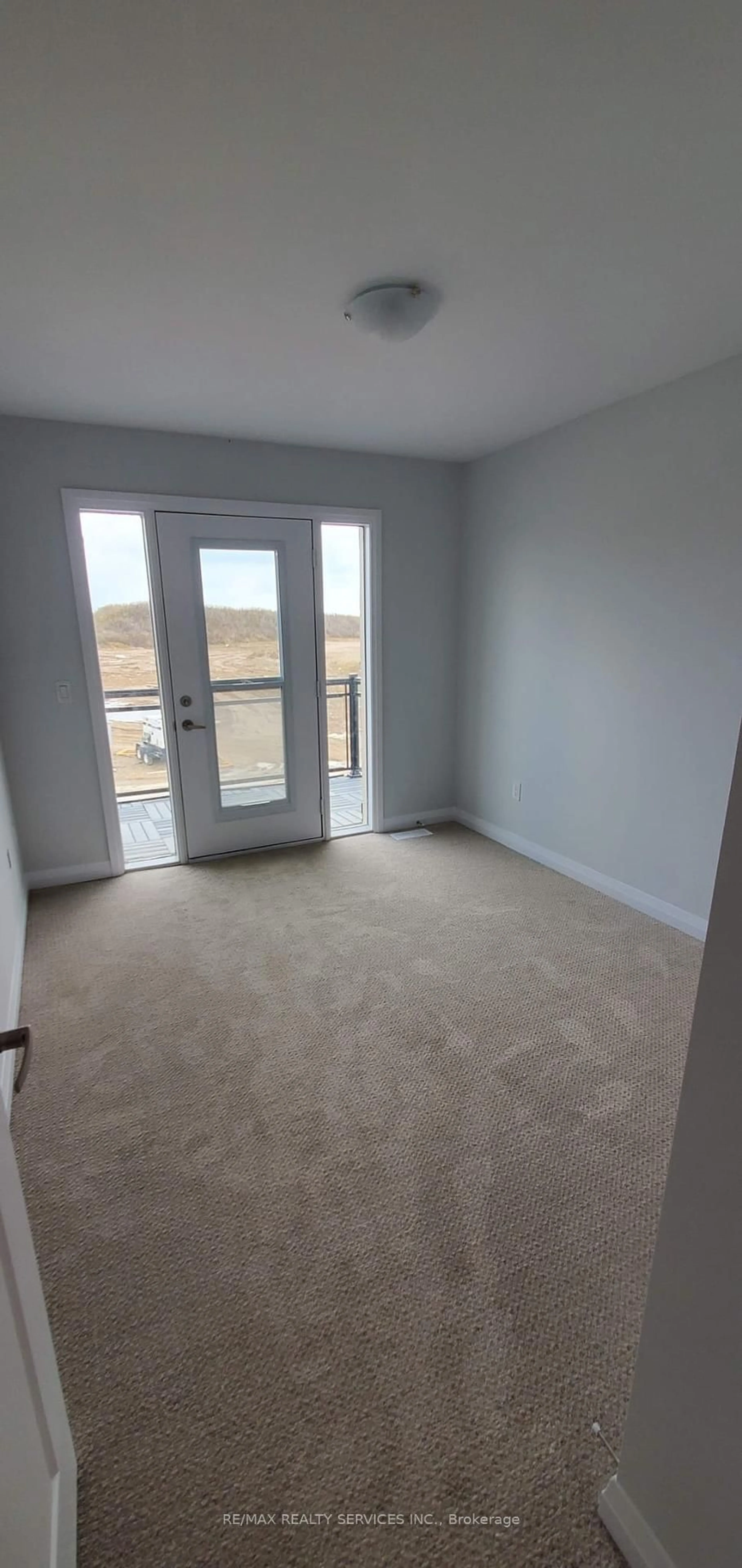 A pic of a room for 920 Sobeski Ave, Woodstock Ontario N4T 0N7