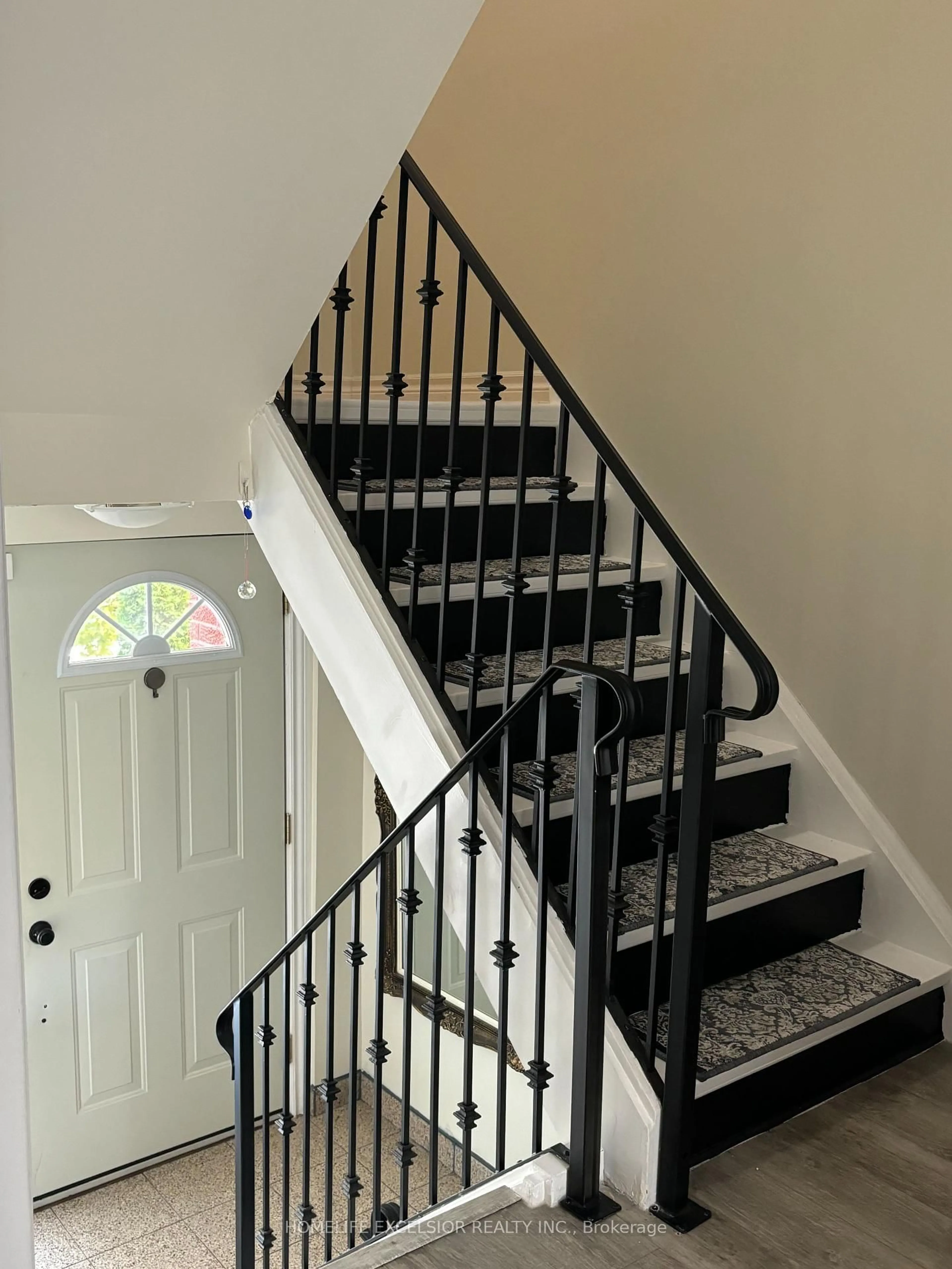 Stairs for 89 Dovercliffe Rd, Guelph Ontario N1G 3A5