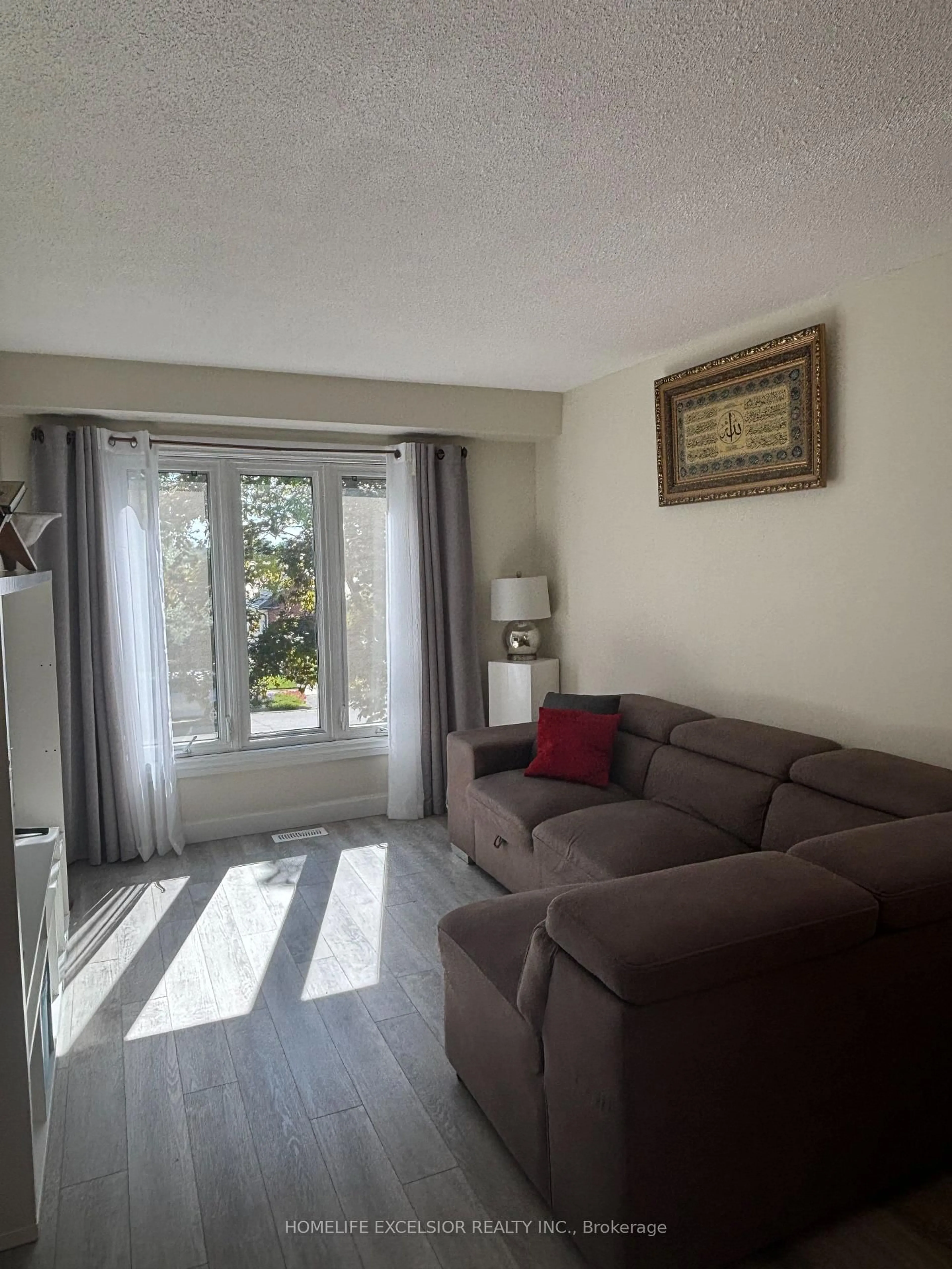 Living room with furniture, unknown for 89 Dovercliffe Rd, Guelph Ontario N1G 3A5