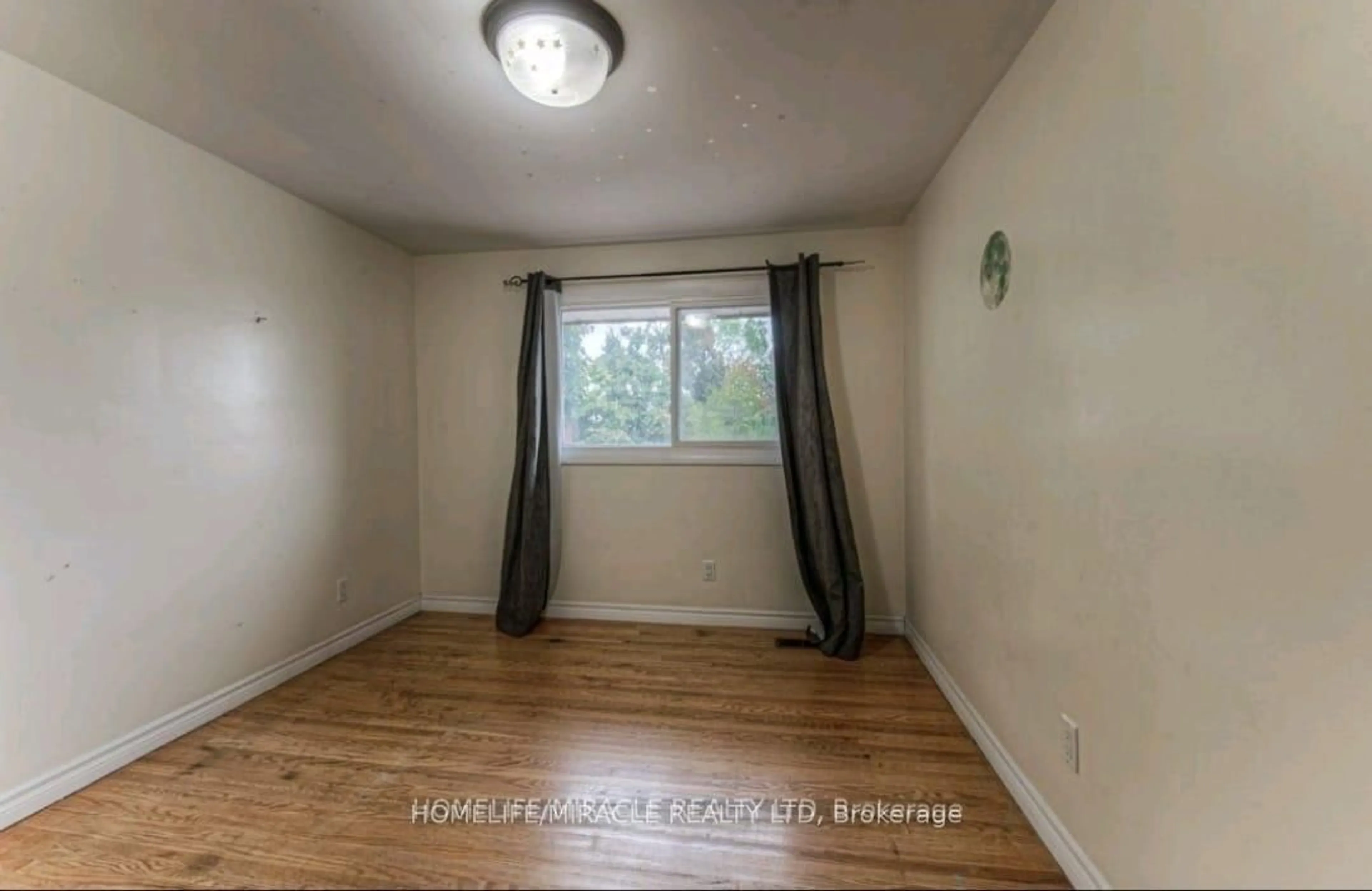 A pic of a room for 235-237 Laurel St, Cambridge Ontario N3H 3Y6