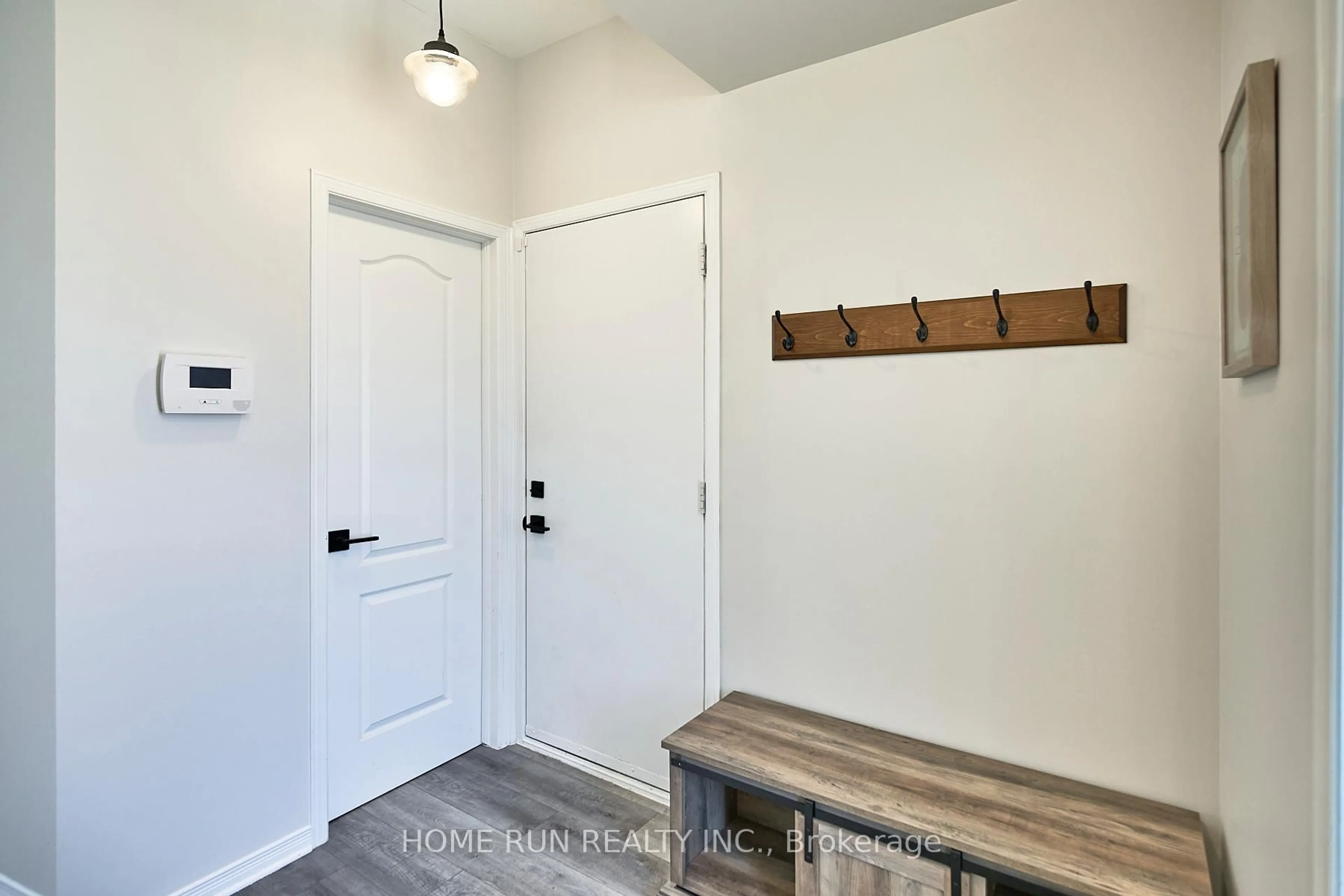 Indoor entryway for 29 Manorgate Pl, Ottawa Ontario K2G 6L3