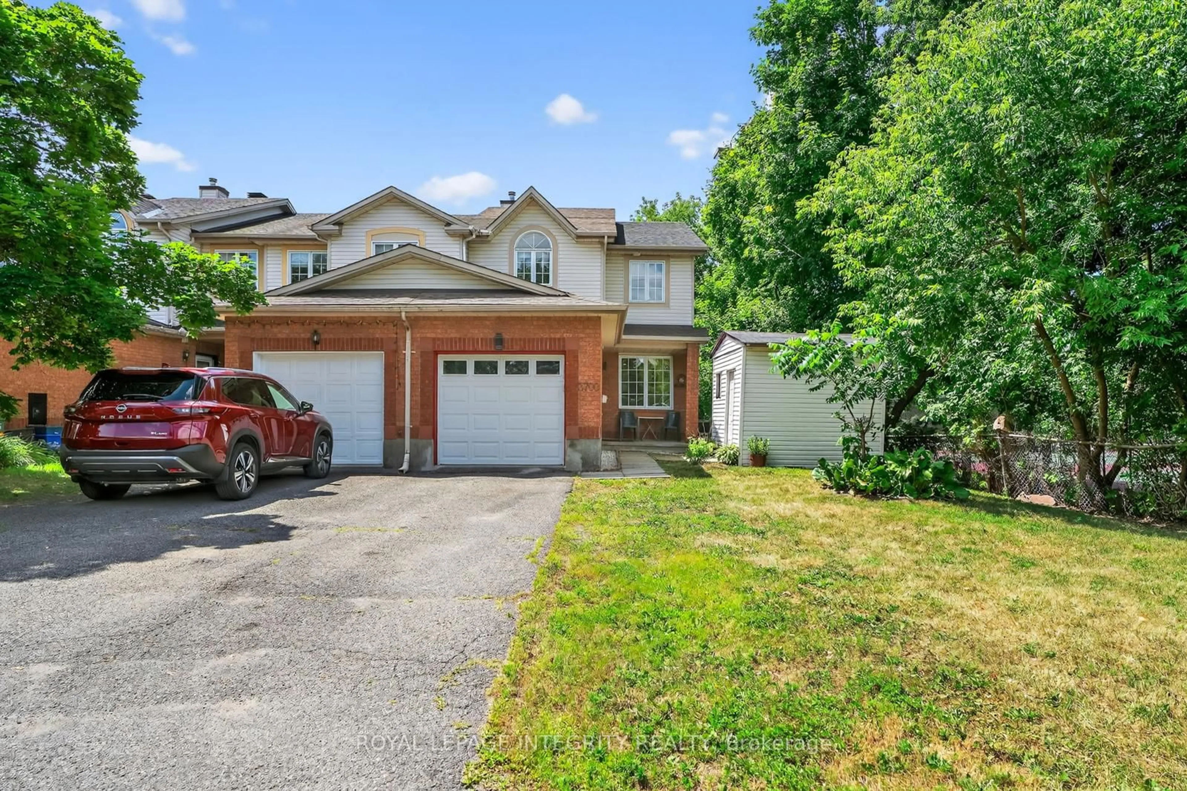 A pic from outside/outdoor area/front of a property/back of a property/a pic from drone, street for 3700 Rivergate Way, Ottawa Ontario K1V 1K1