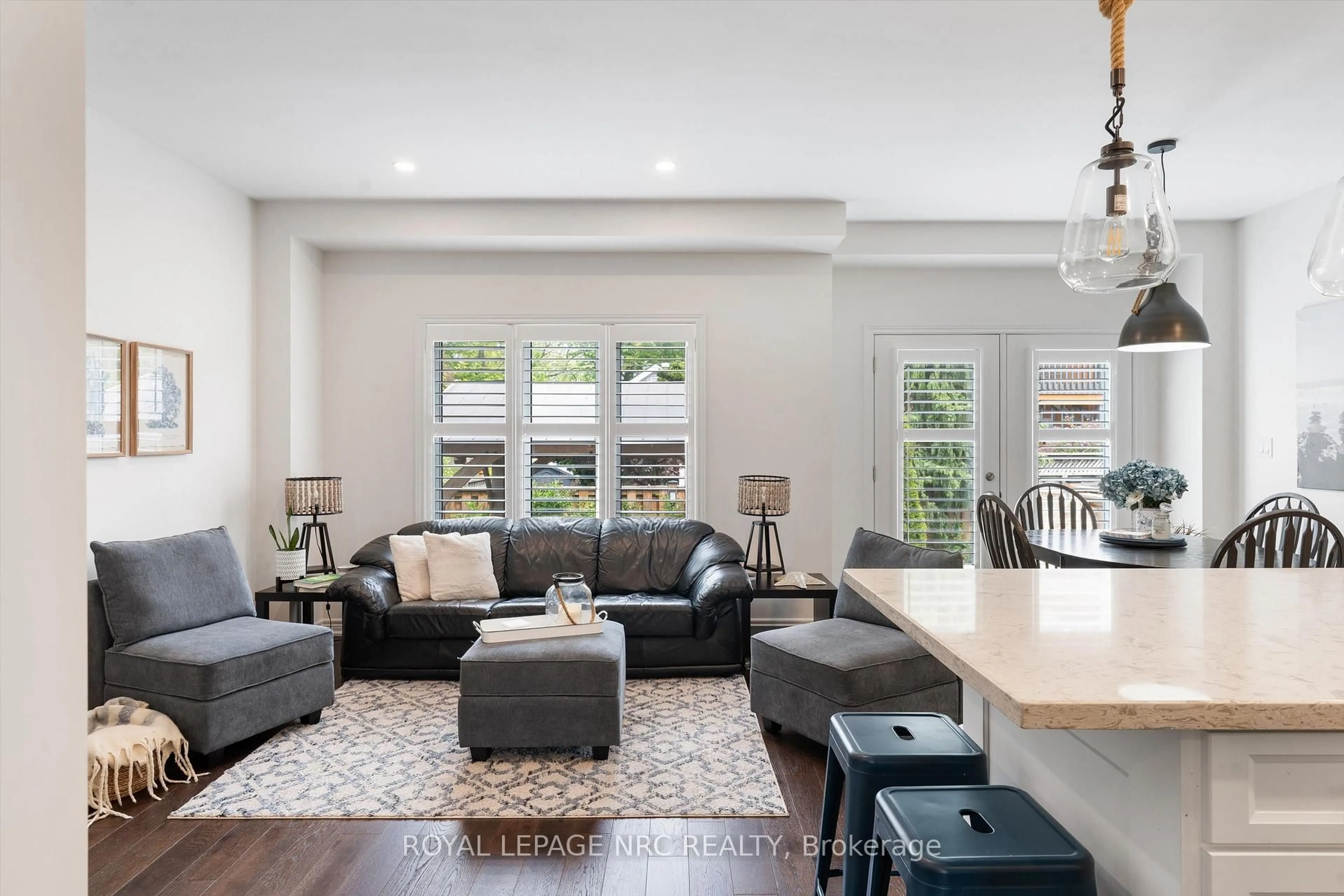 Living room with furniture, unknown for 39B Beachaven Dr, St. Catharines Ontario L2M 1A6