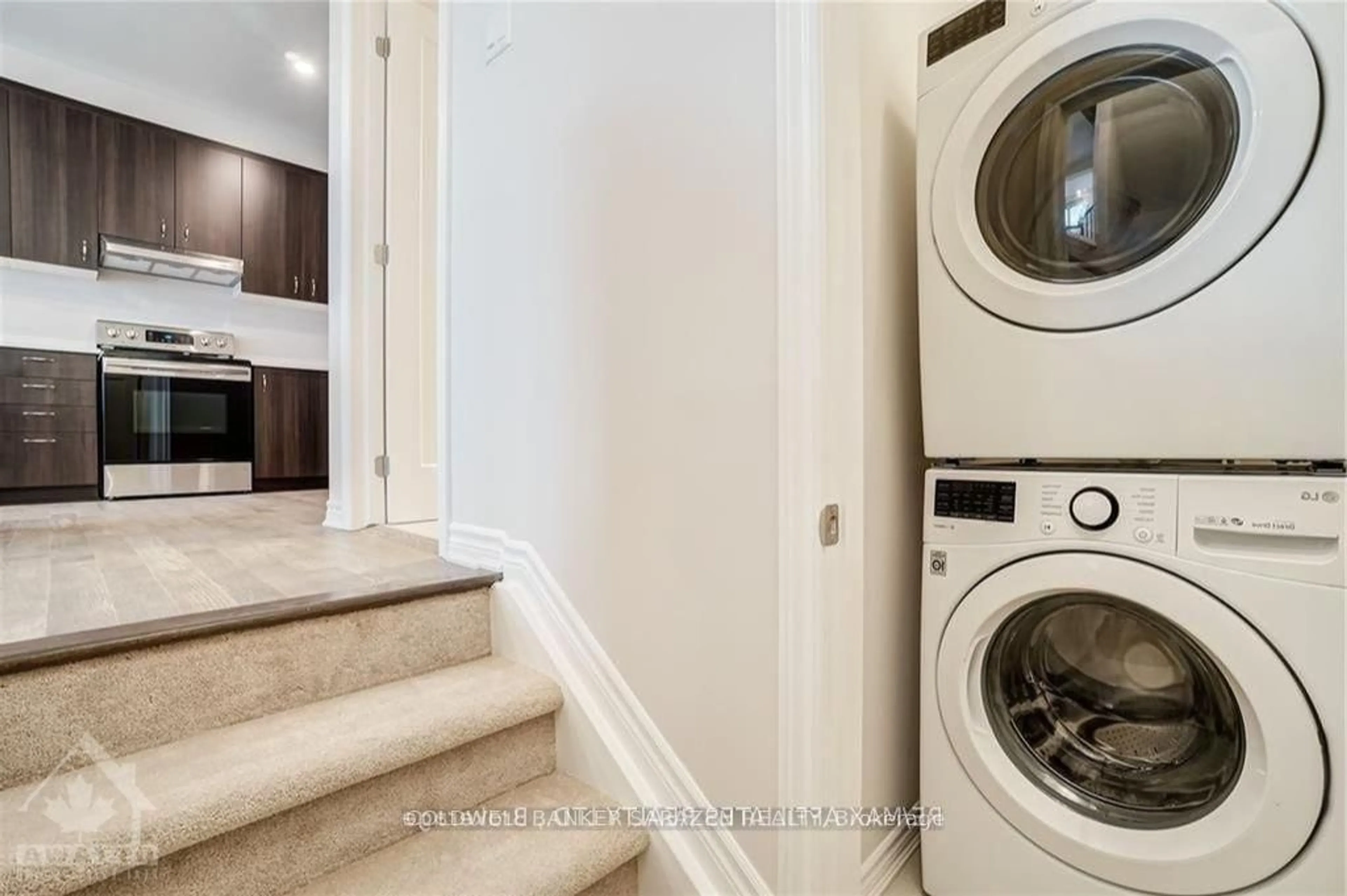 Laundry room for 231 Squadron Cres, Ottawa Ontario K1K 5A4
