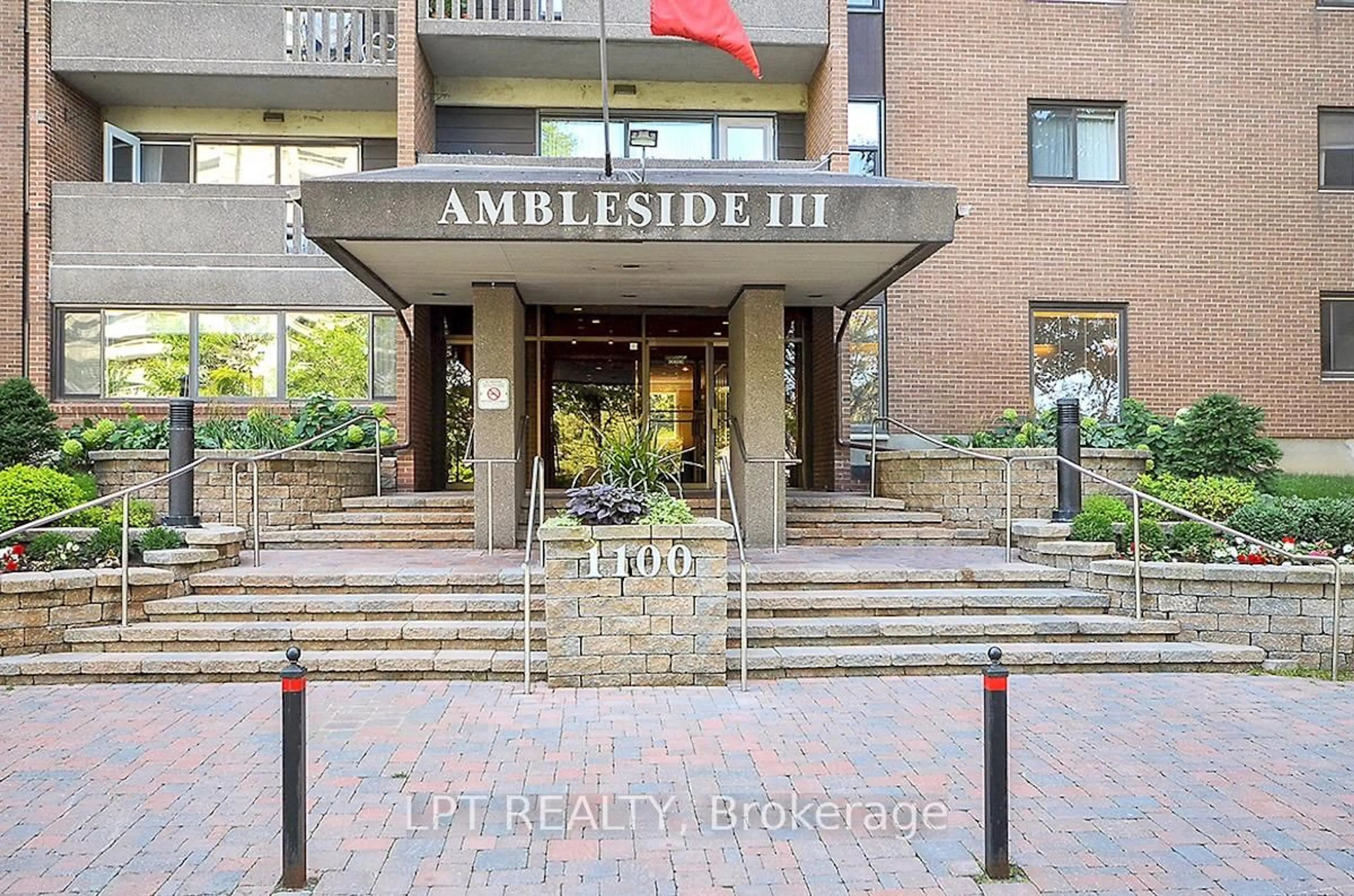 Lobby for 1100 Ambleside Dr #803, Ottawa Ontario K2B 8G6