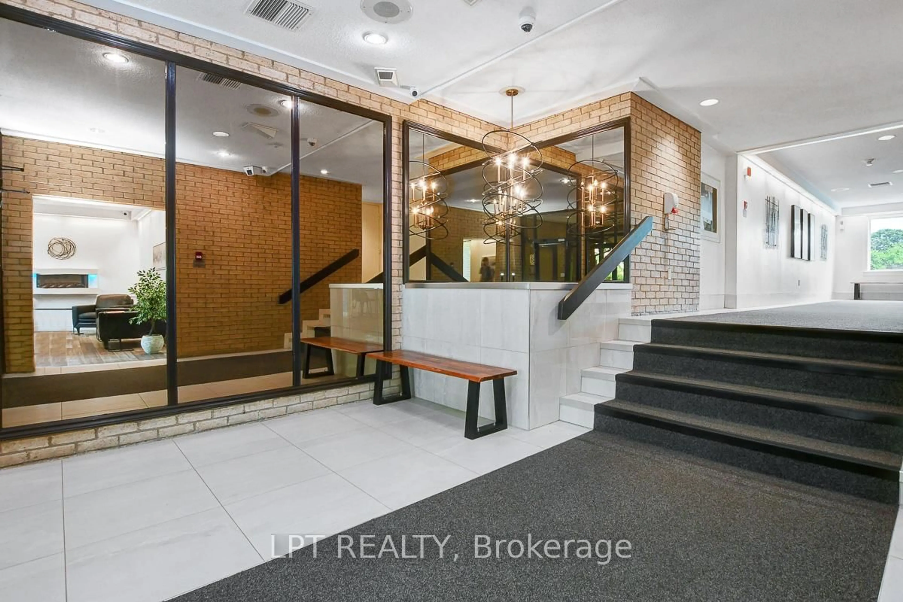 Unknown for 1100 Ambleside Dr #807, Ottawa Ontario K2B 8G6