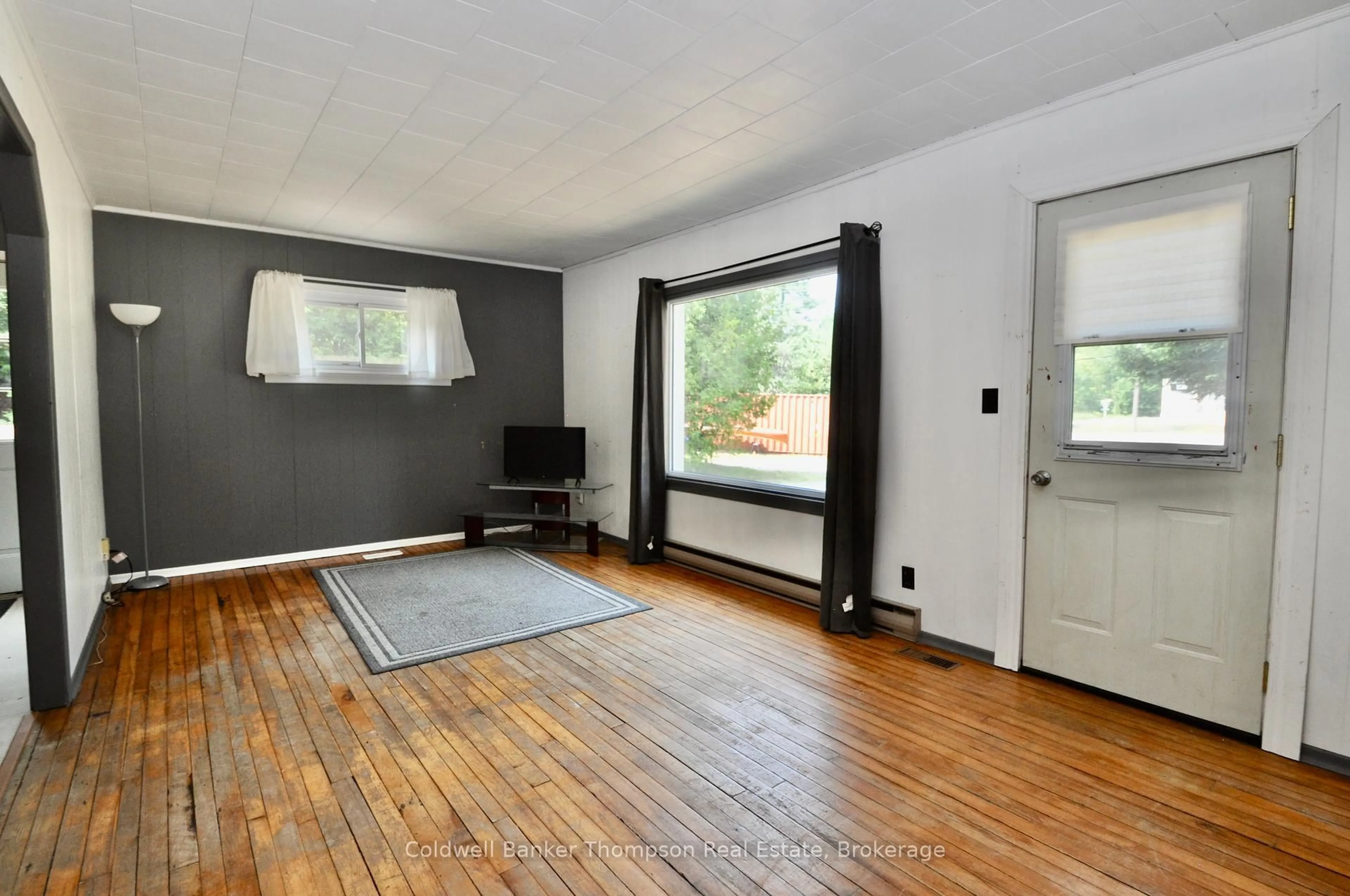 A pic of a room for 4 University St, Lake of Bays Ontario P0B 1A0