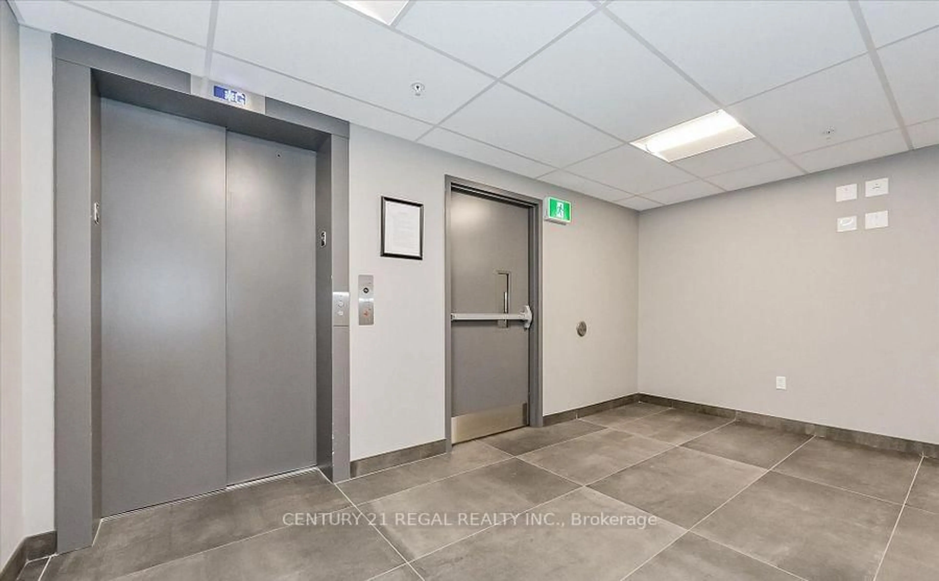 Indoor foyer for 99B Farley Rd #414, Centre Wellington Ontario N1M 0J9