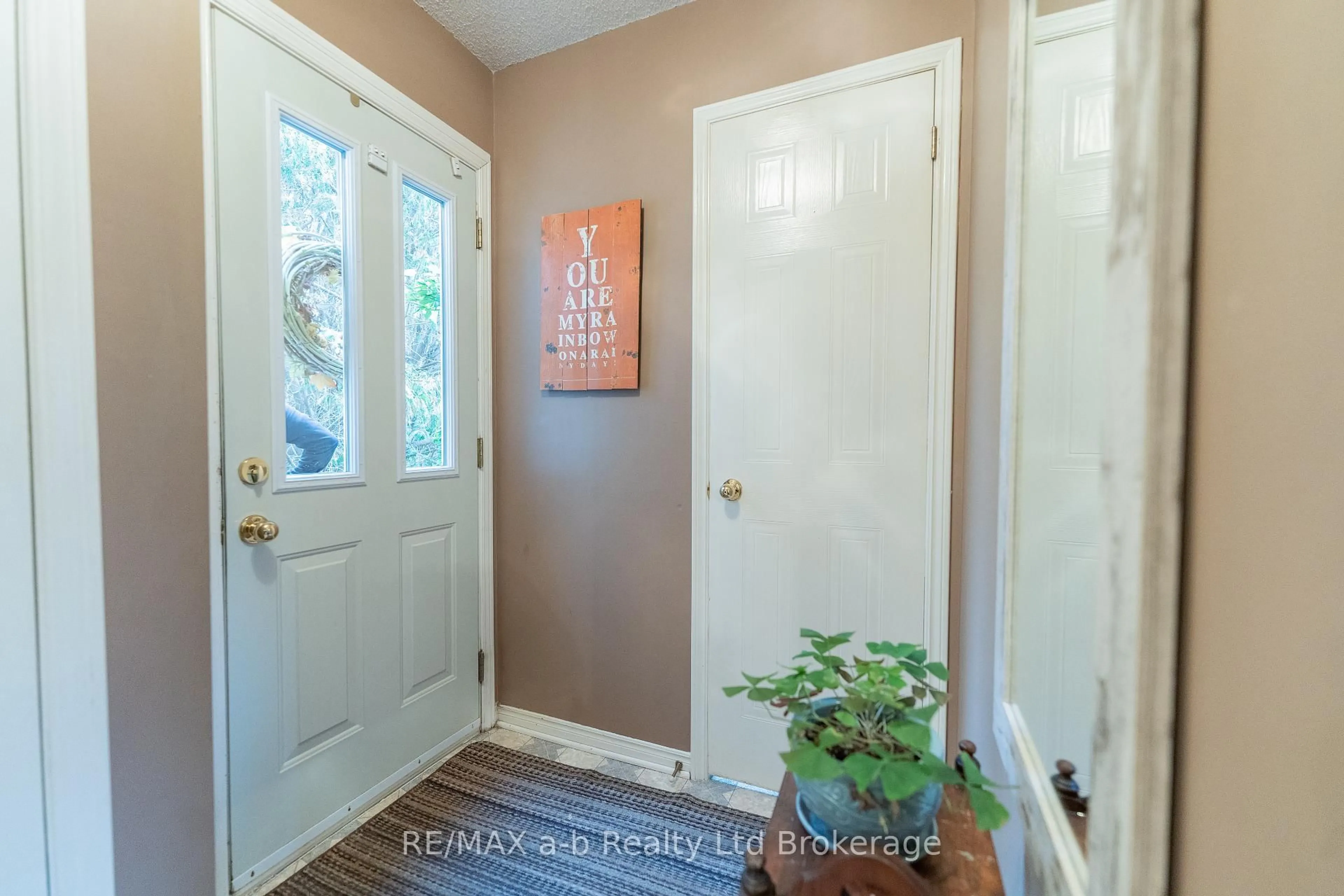 Indoor entryway for 19 WREN Crt #8, Tillsonburg Ontario N4G 5K2