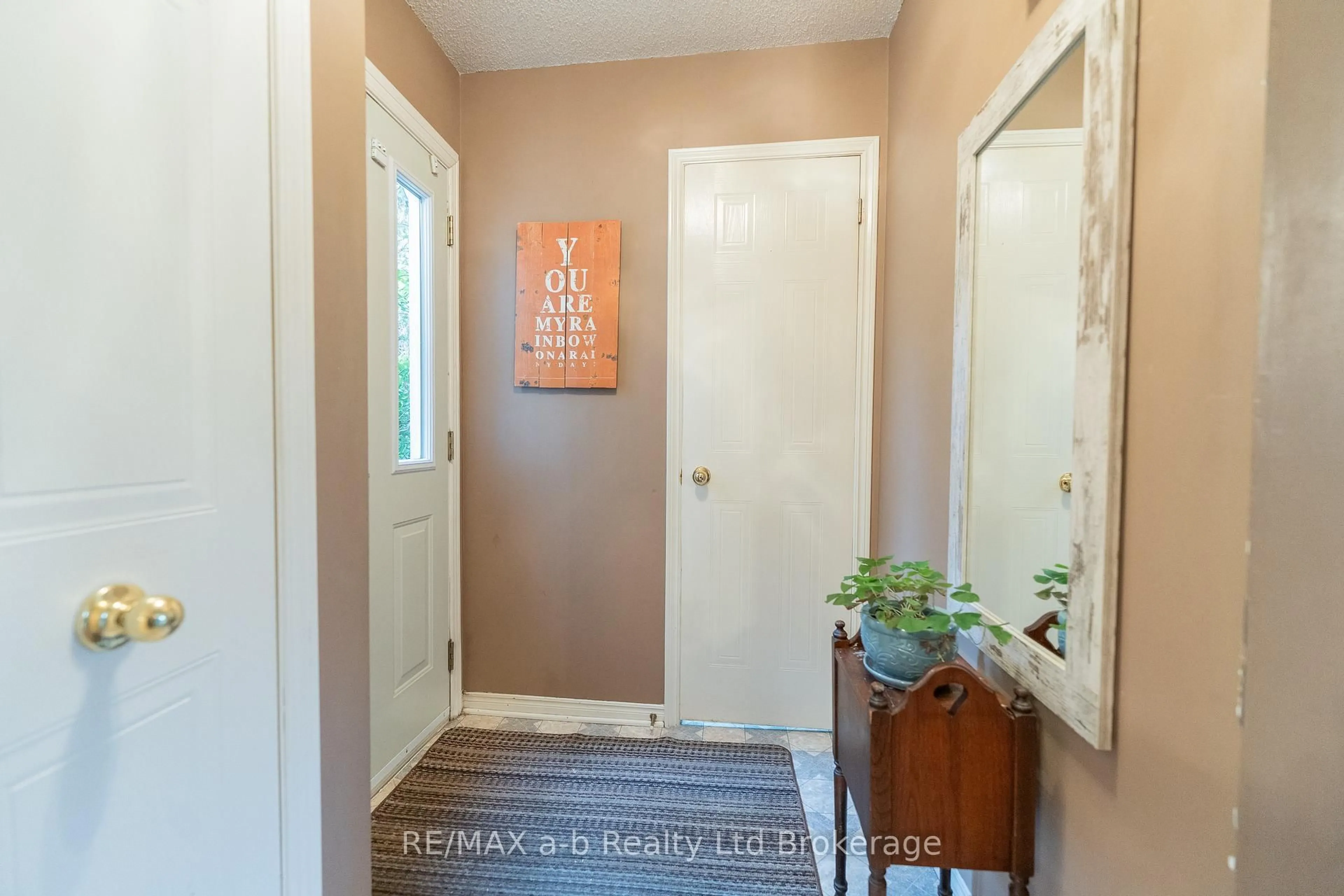 Indoor entryway for 19 WREN Crt #8, Tillsonburg Ontario N4G 5K2