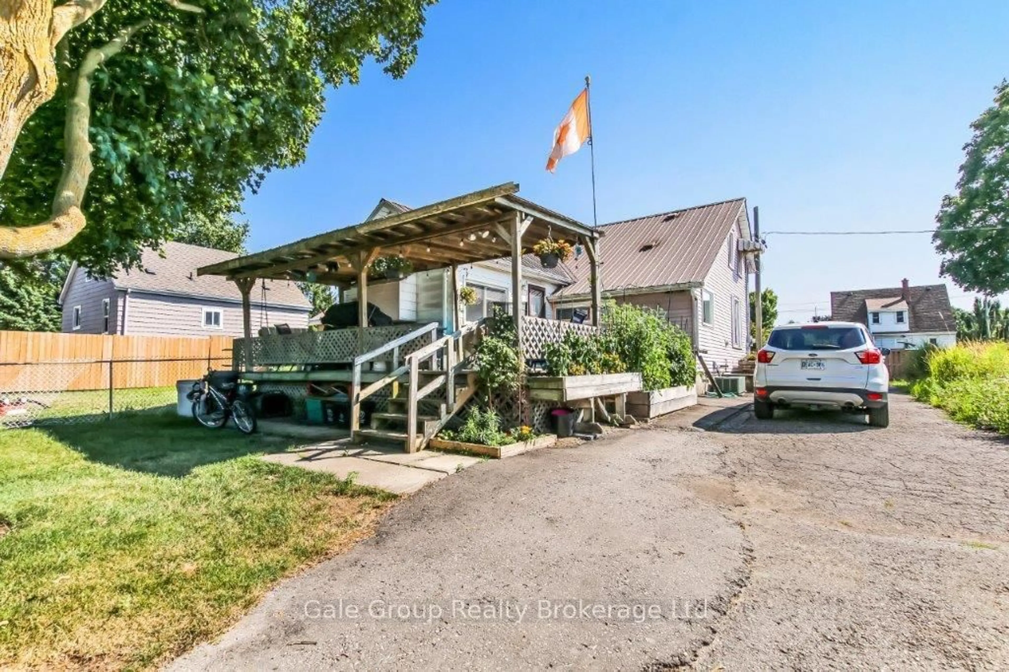 Patio, street for 35 Factory St, Woodstock Ontario N4S 3R8