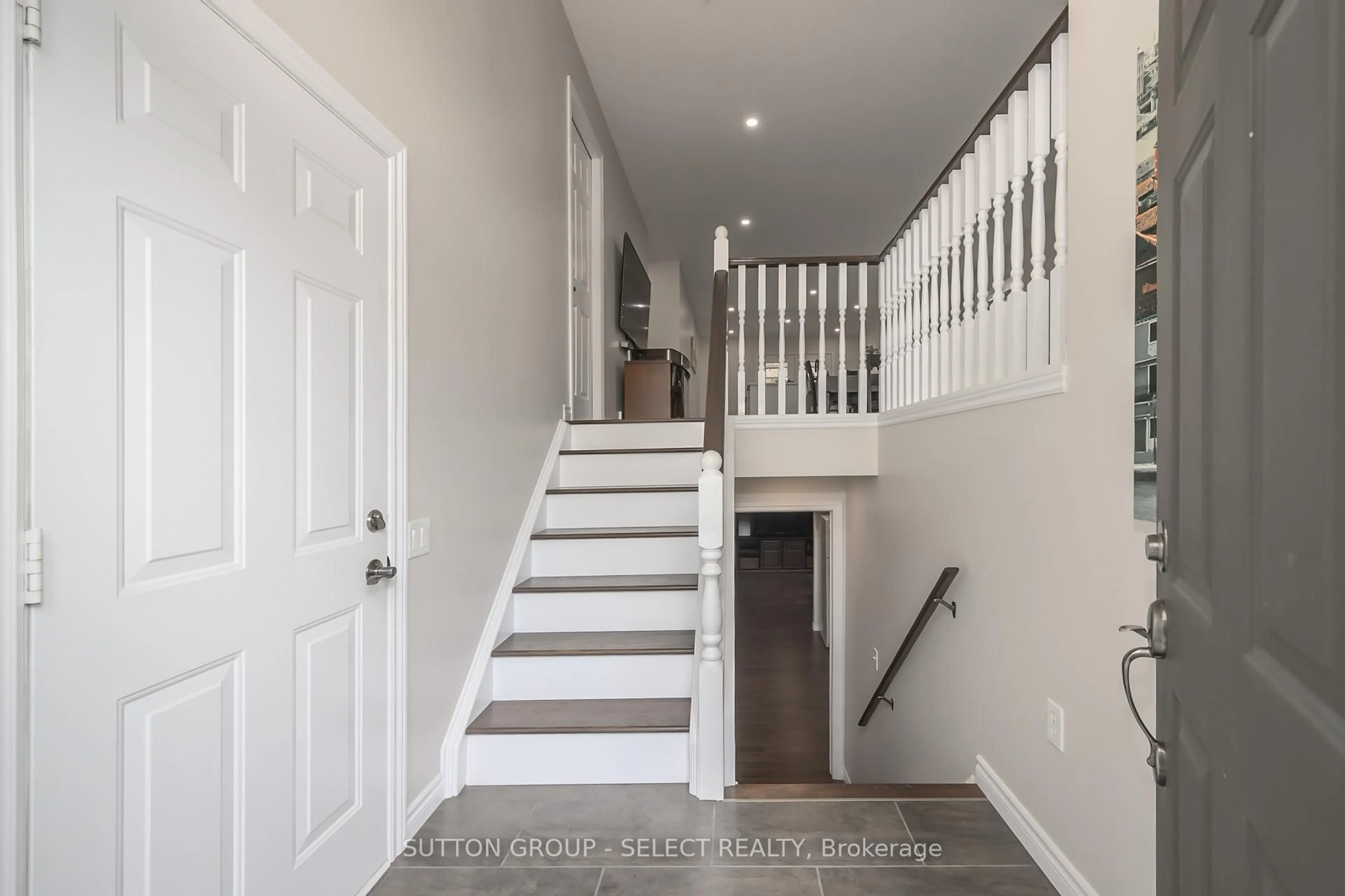 Unknown for 83 MIDDLESEX Dr, Strathroy-Caradoc Ontario N7G 4G5