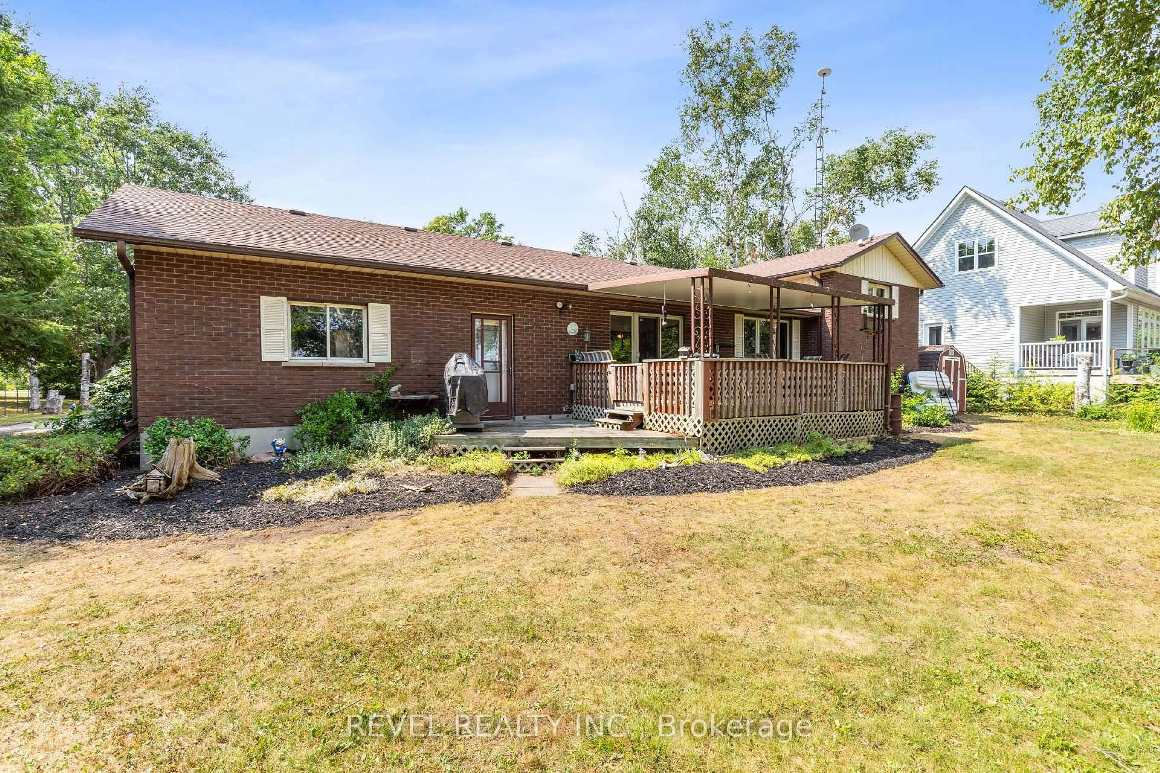 Home with brick exterior material, street for 126 Pinewood Blvd, Kawartha Lakes Ontario K0M 2T0