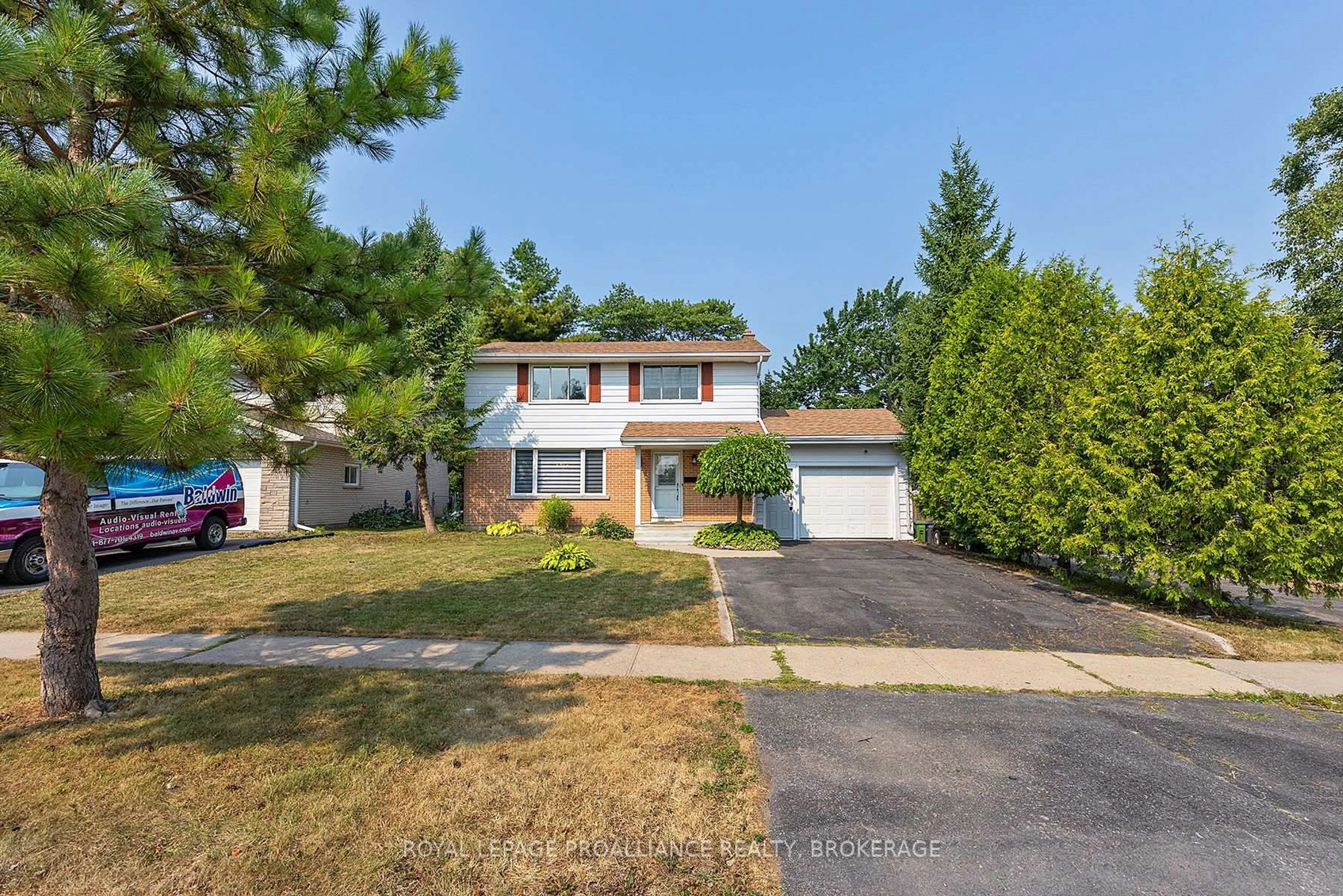 A pic from outside/outdoor area/front of a property/back of a property/a pic from drone, street for 167 Braemar Rd, Kingston Ontario K7M 4B7