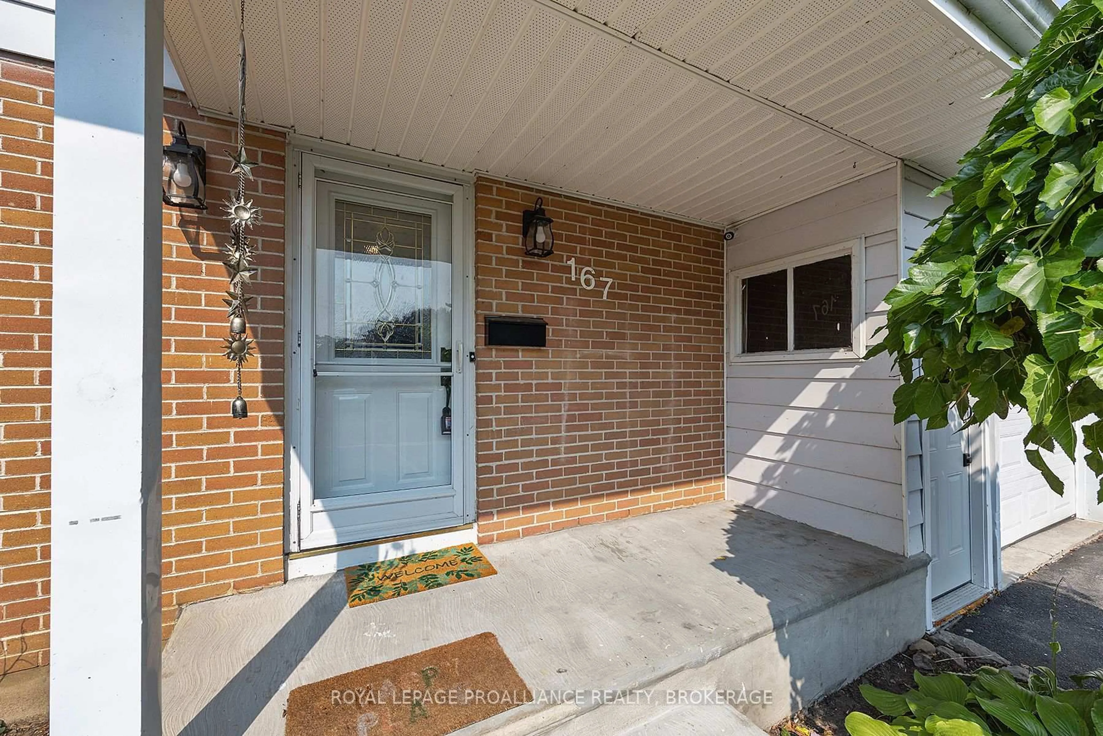 Indoor entryway for 167 Braemar Rd, Kingston Ontario K7M 4B7