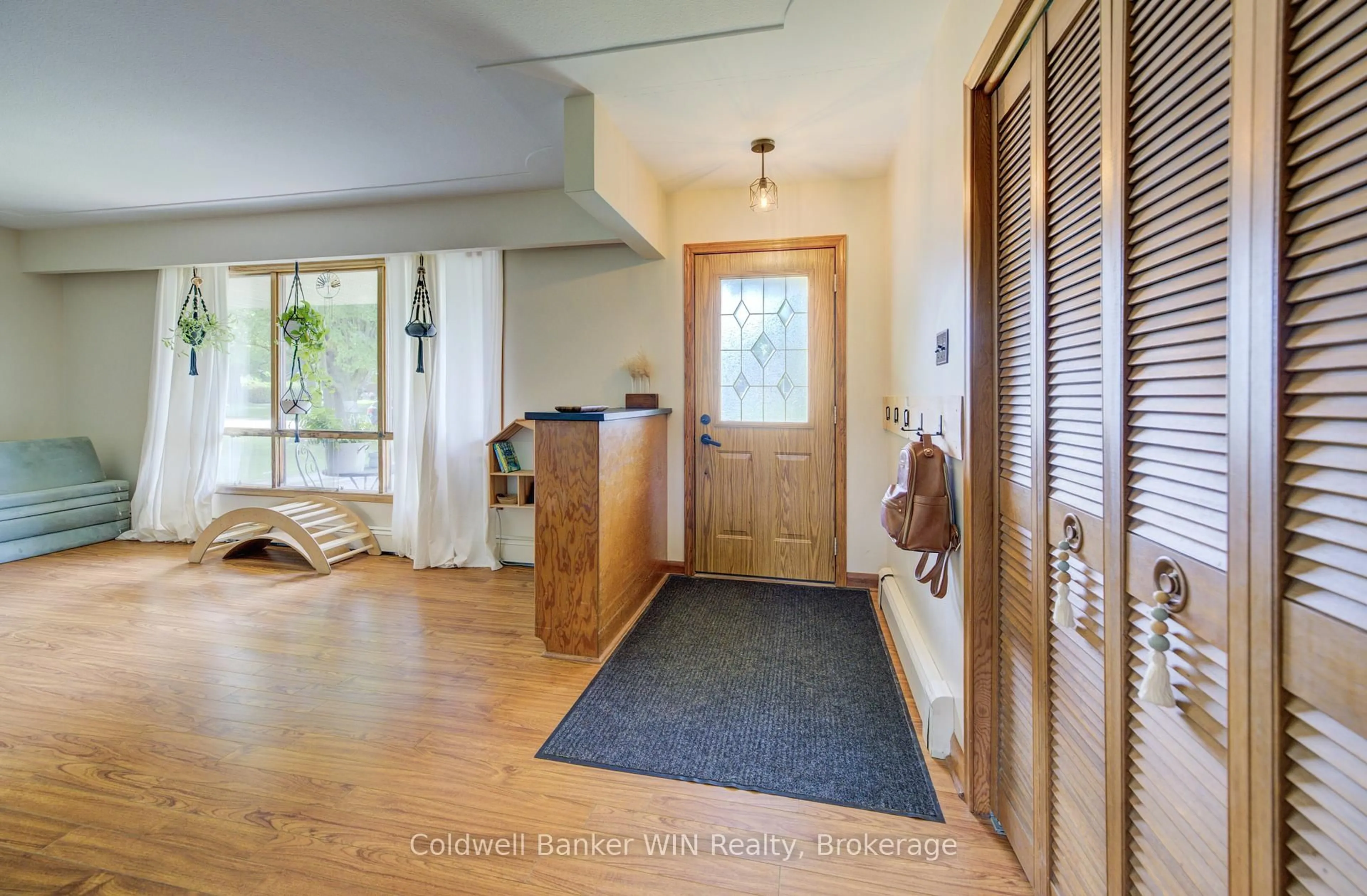 Indoor entryway for 324 Egremont St, Wellington North Ontario N0G 2L2