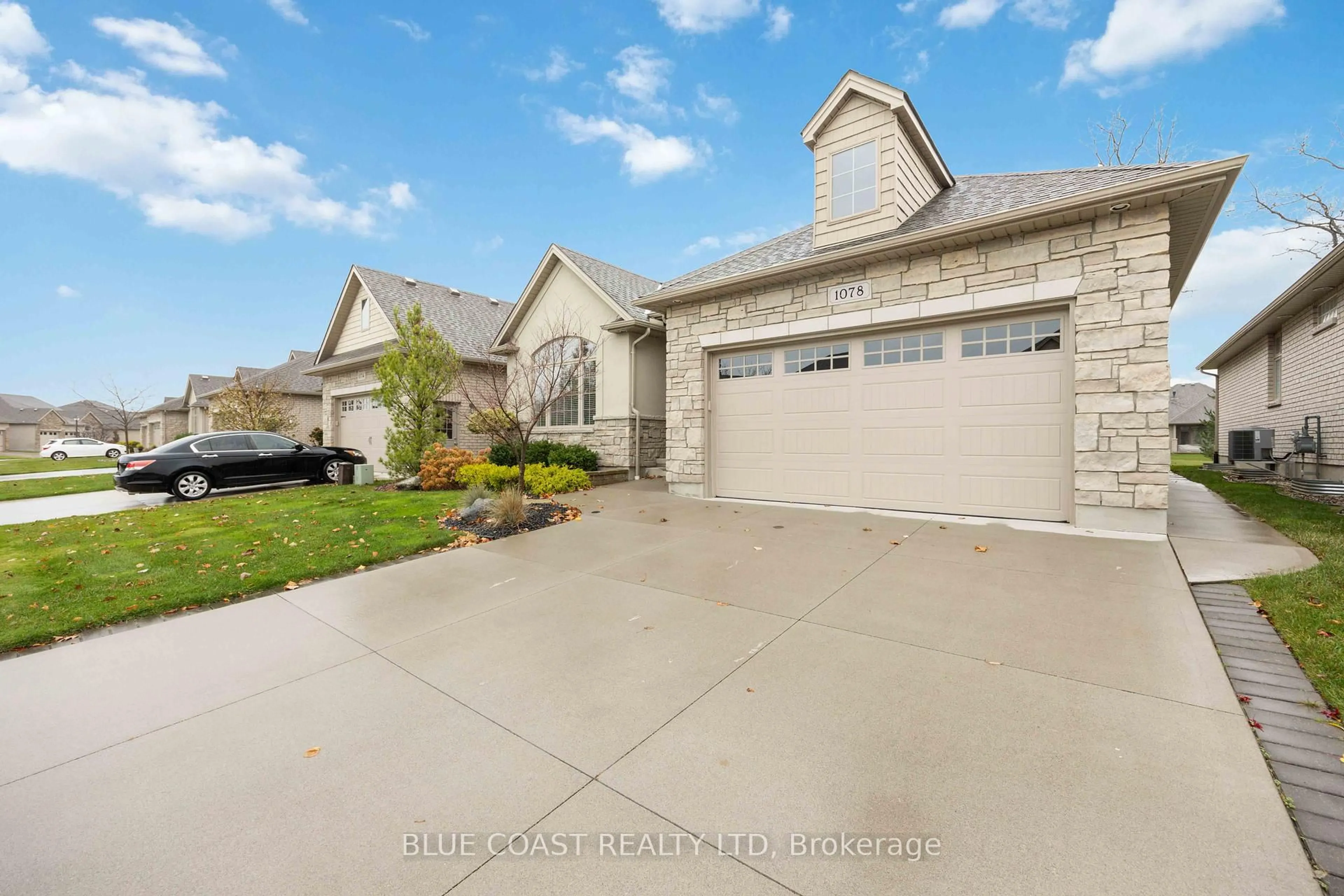 Unknown for 1078 Mike Weir Dr, Sarnia Ontario N0N 1C0