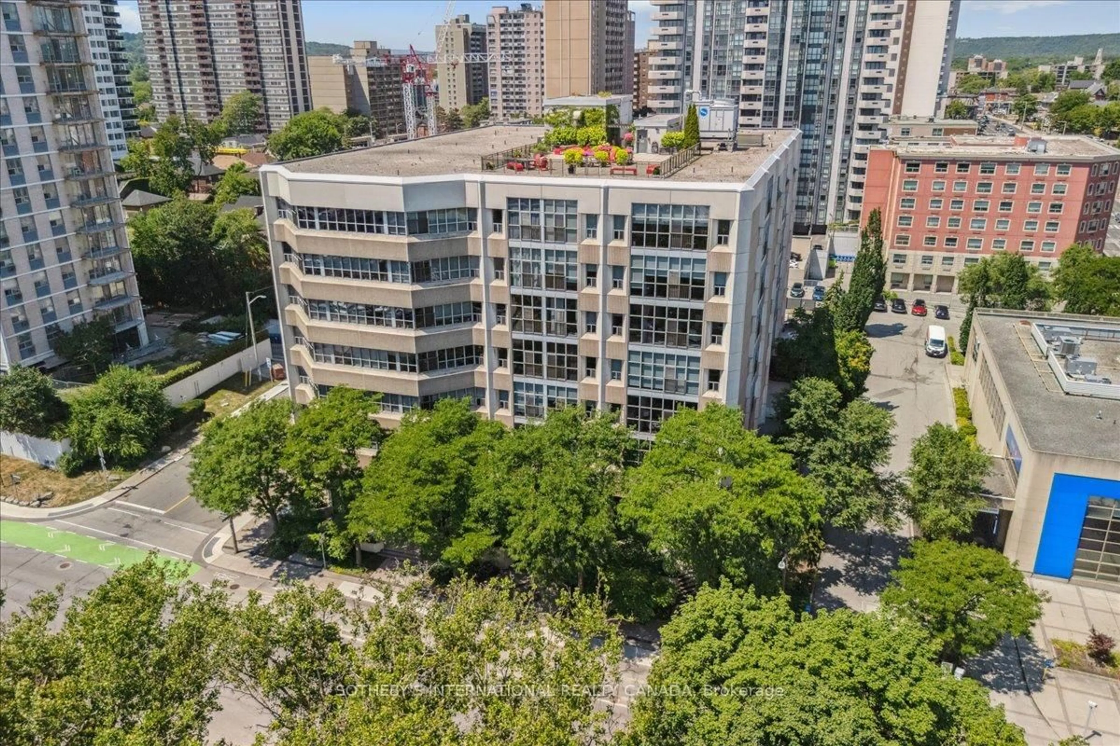 A pic from outside/outdoor area/front of a property/back of a property/a pic from drone, city buildings view from balcony for 66 Bay St #301, Hamilton Ontario L8P 4Z6