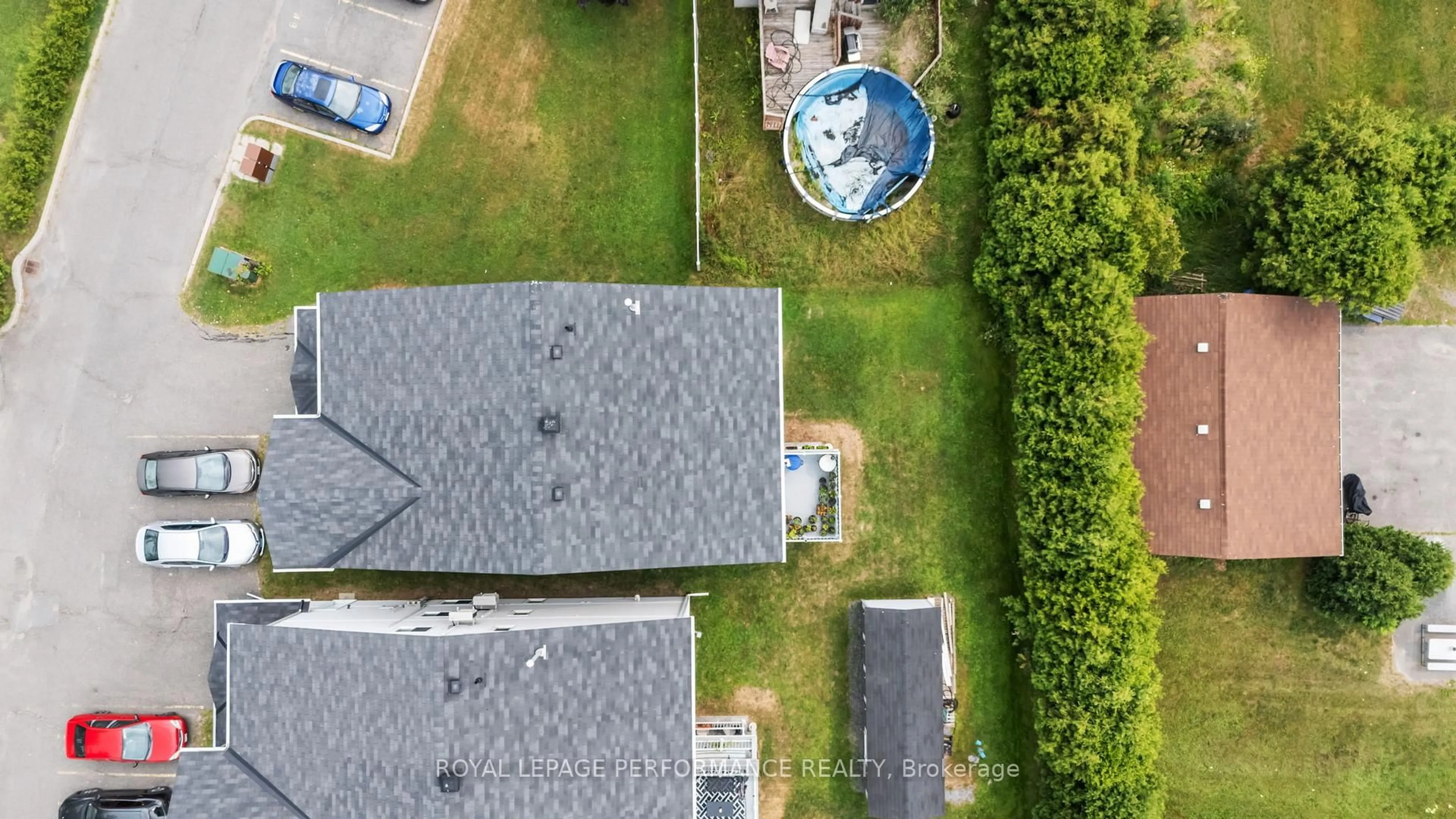 A pic from outside/outdoor area/front of a property/back of a property/a pic from drone, unknown for 75 LAPOINTE Blvd #1C, Russell Ontario K0A 1W0