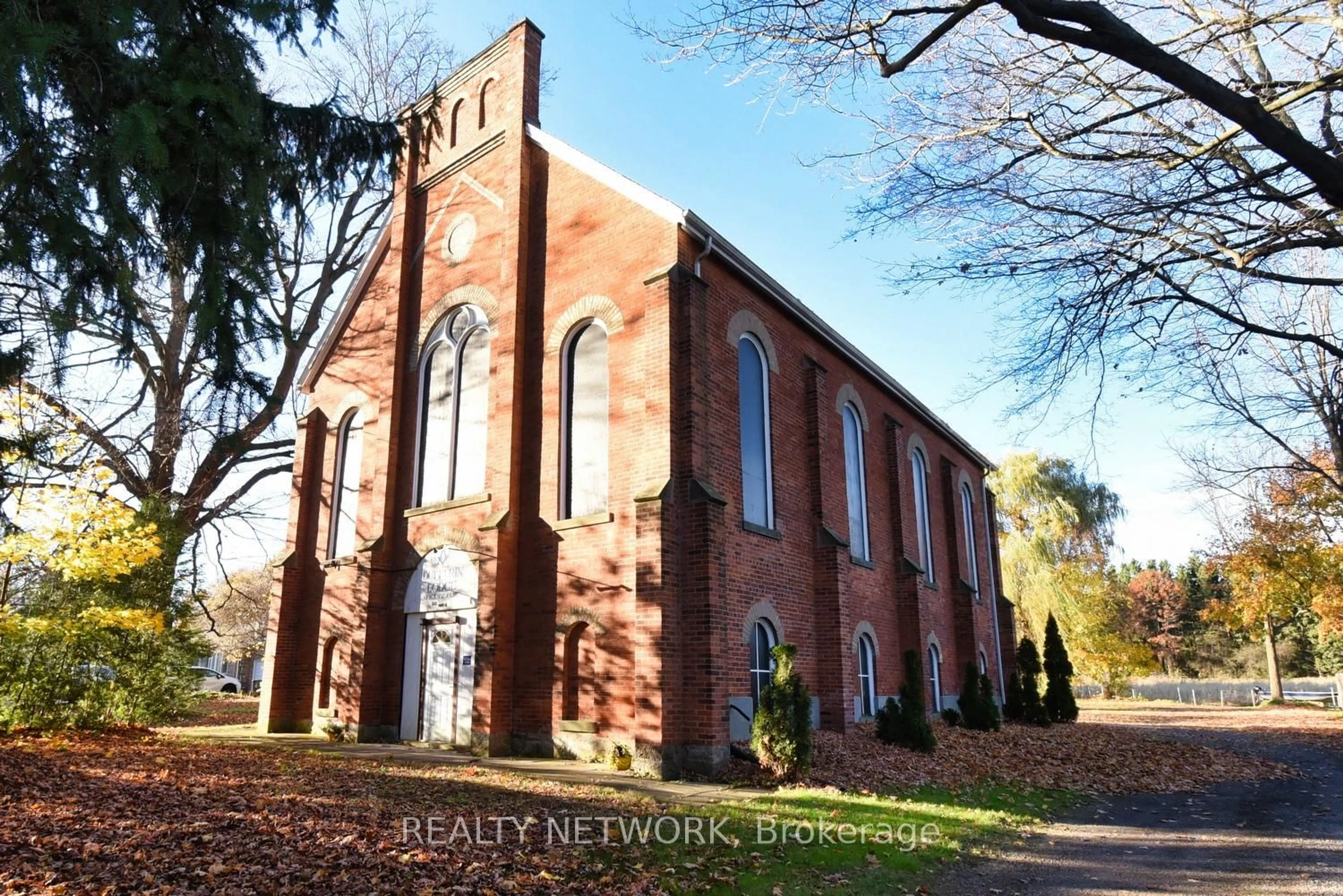 Home with brick exterior material, building for 200 Highway 8, Hamilton Ontario L9H 5E1