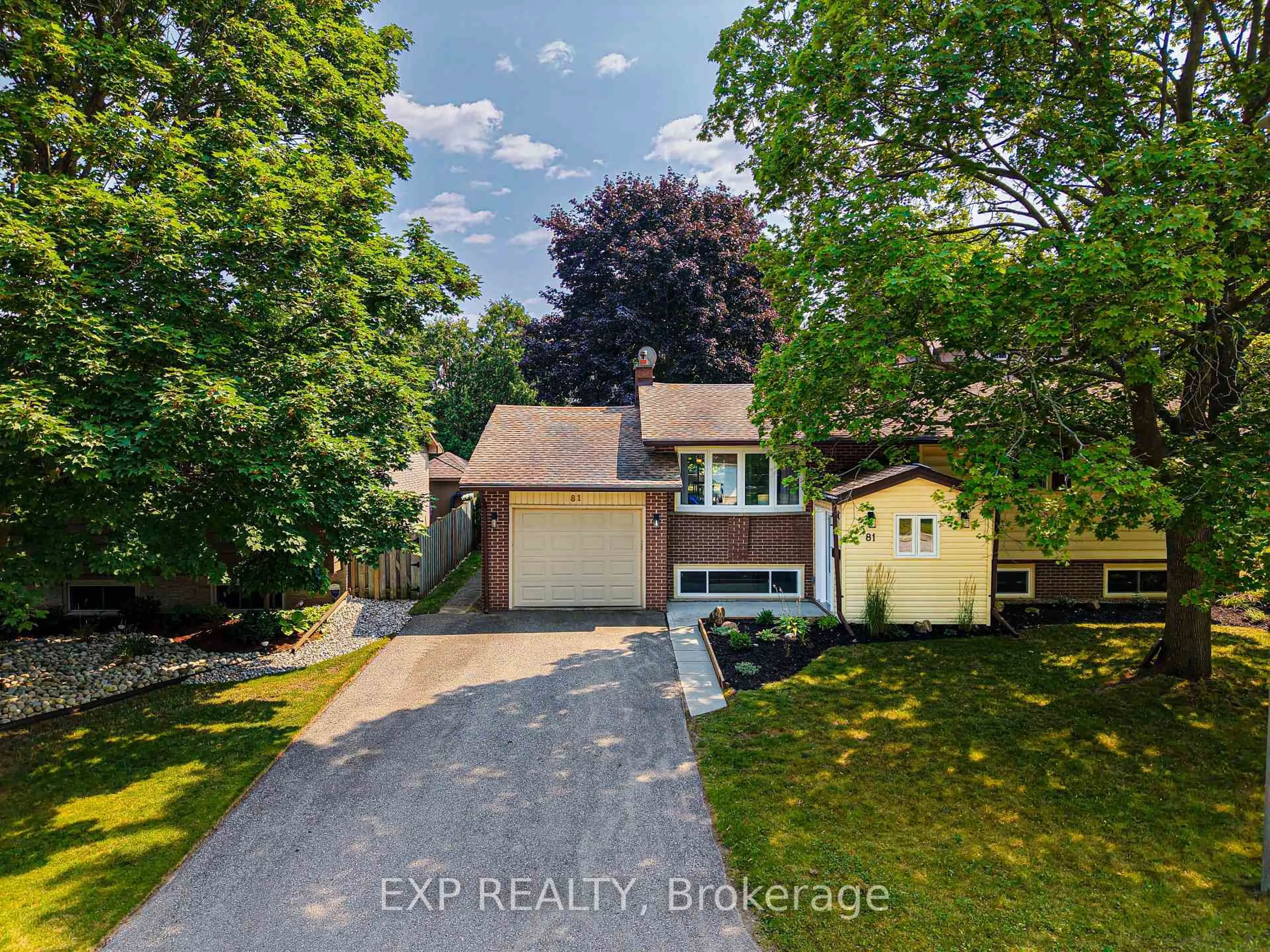 A pic from outside/outdoor area/front of a property/back of a property/a pic from drone, street for 81 Randall Rd, Cambridge Ontario N3C 1R8