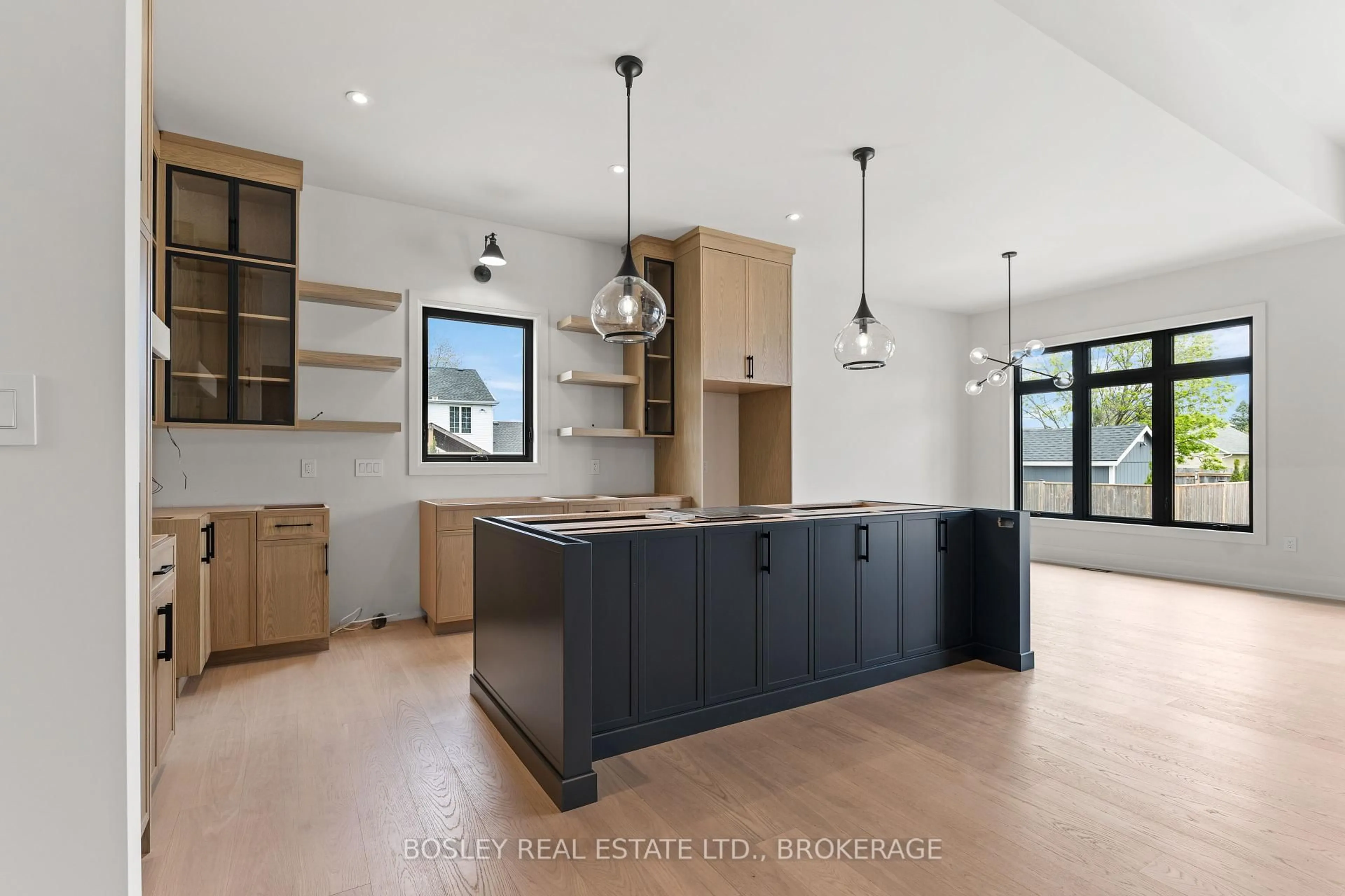 Open concept kitchen, unknown for 9 OAKLEY Dr, Niagara-on-the-Lake Ontario L0S 1J0