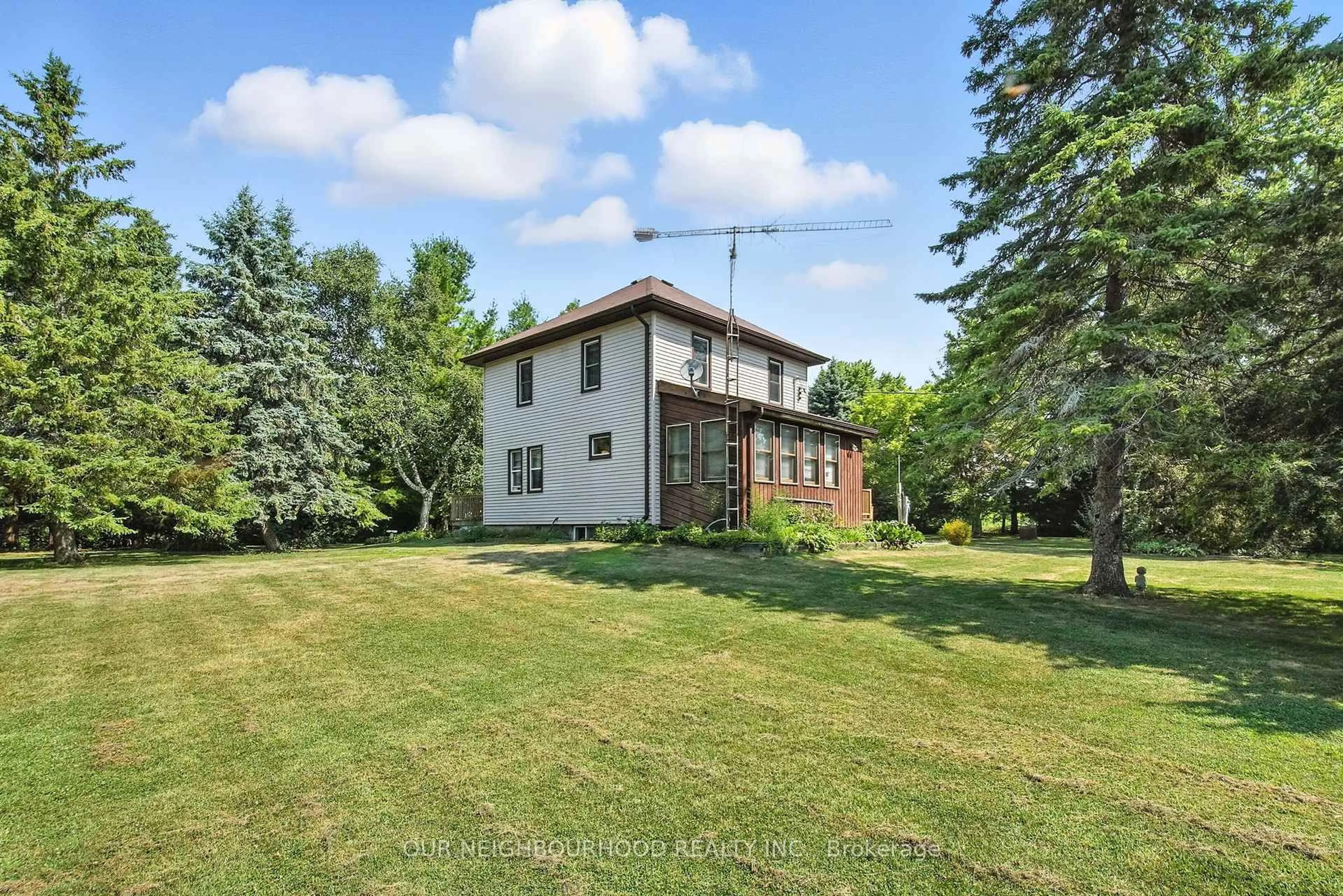 A pic from outside/outdoor area/front of a property/back of a property/a pic from drone, building for 146 Barnum House Rd, Alnwick/Haldimand Ontario K0K 2G0