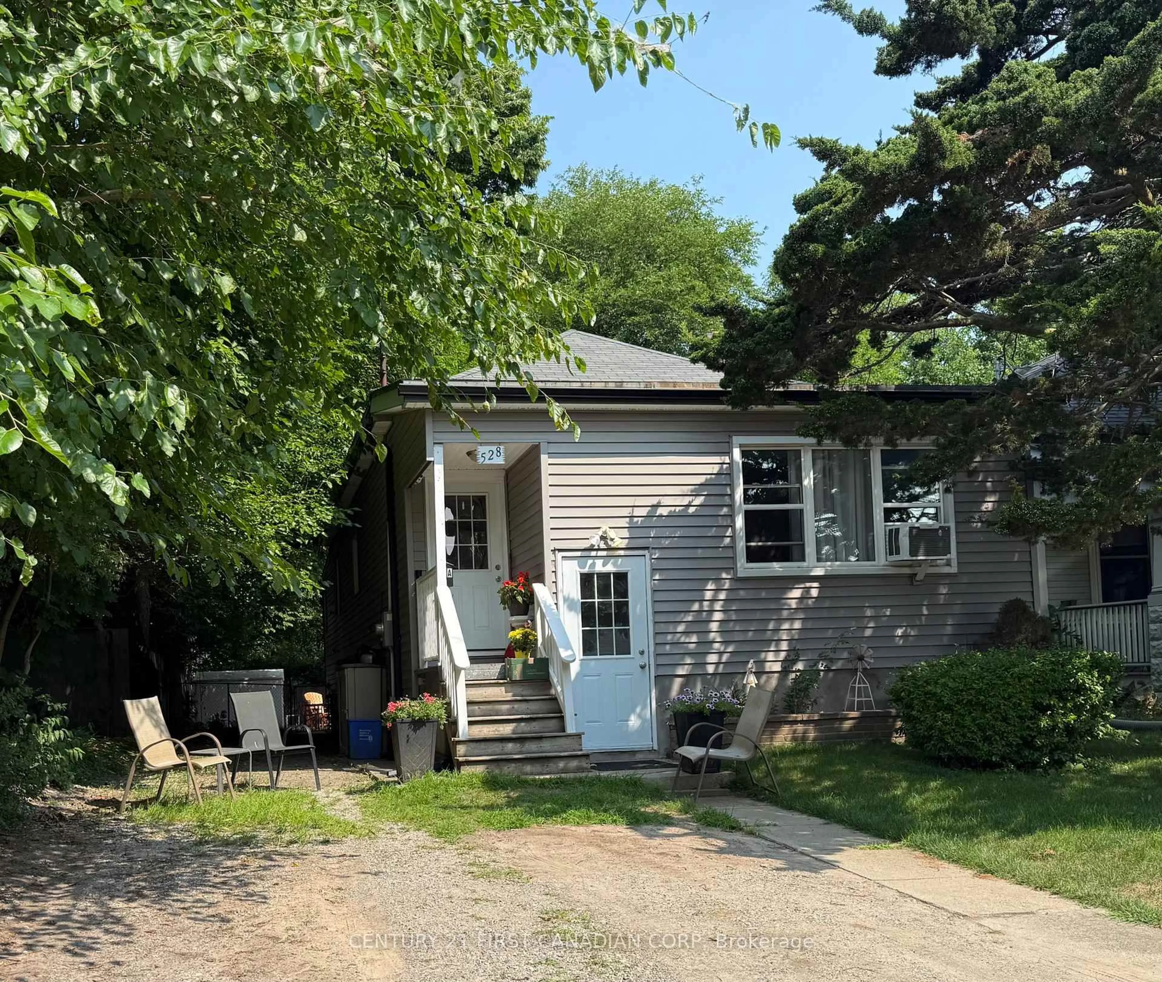Unknown for 528 Pall Mall St, London East Ontario N5Y 2Z6