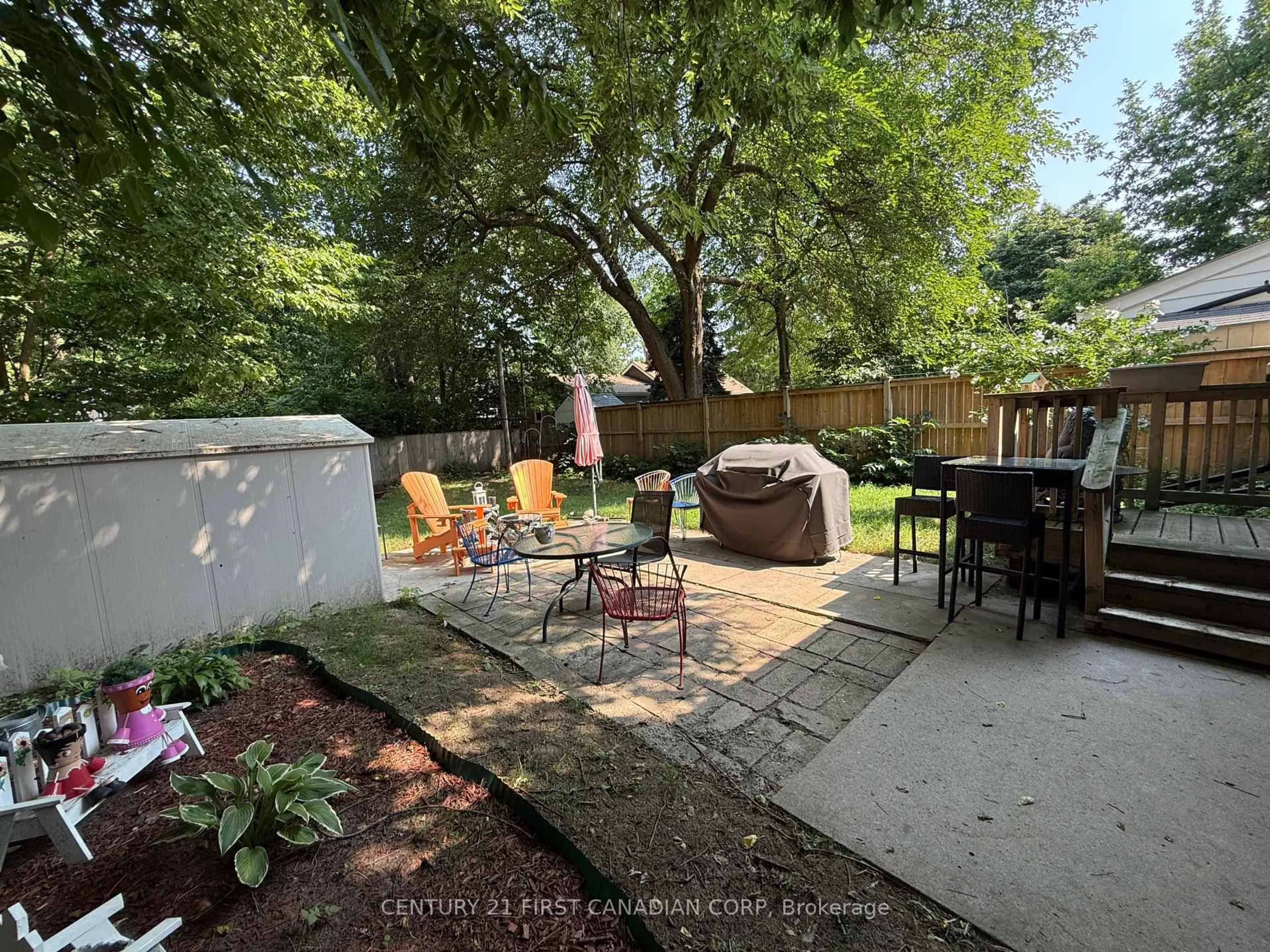 Patio, street for 528 Pall Mall St, London East Ontario N5Y 2Z6