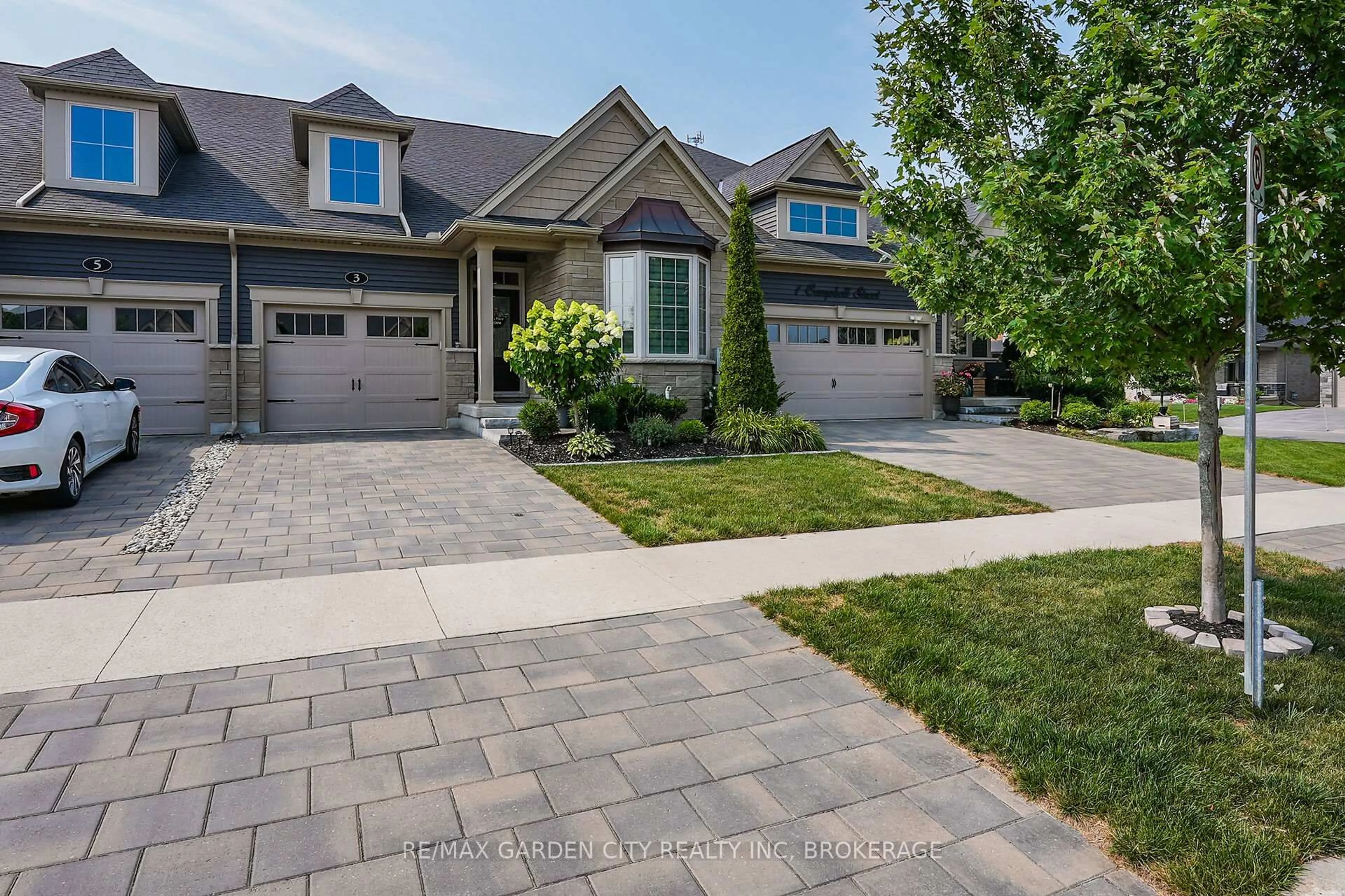 Home with brick exterior material, street for 3 Campbell St, Thorold Ontario L2V 0J3